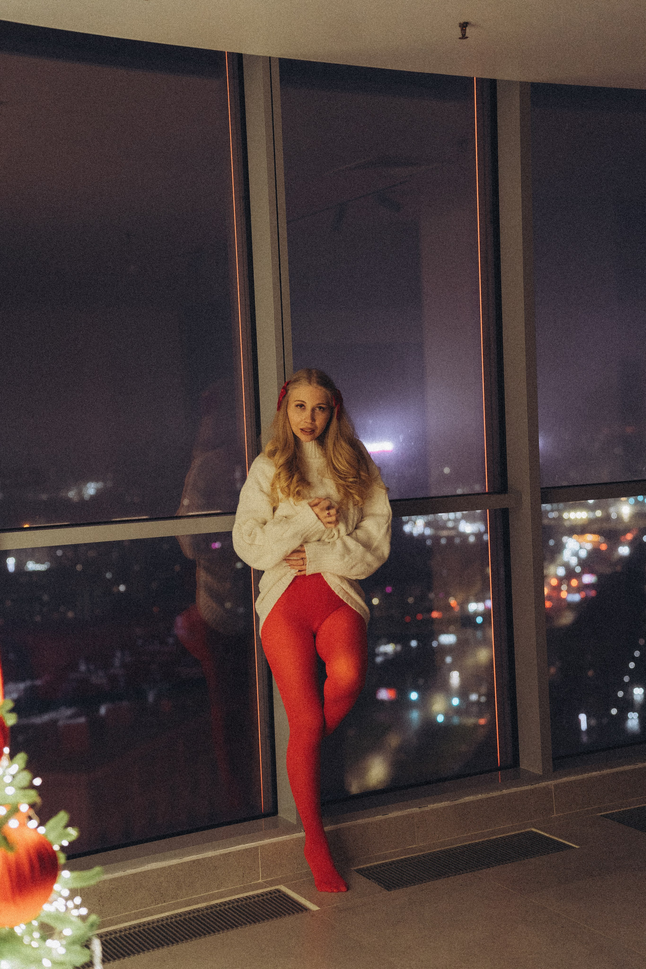 ФОТОСЕССИЯ К НОВОМУ ГОДУ В СТУДИИ С ЕЛОЧКОЙ КРАСИВЫЙ ОБРАЗ. Профессиональный фотограф, Санкт-Петербург — Виктория Богомолова