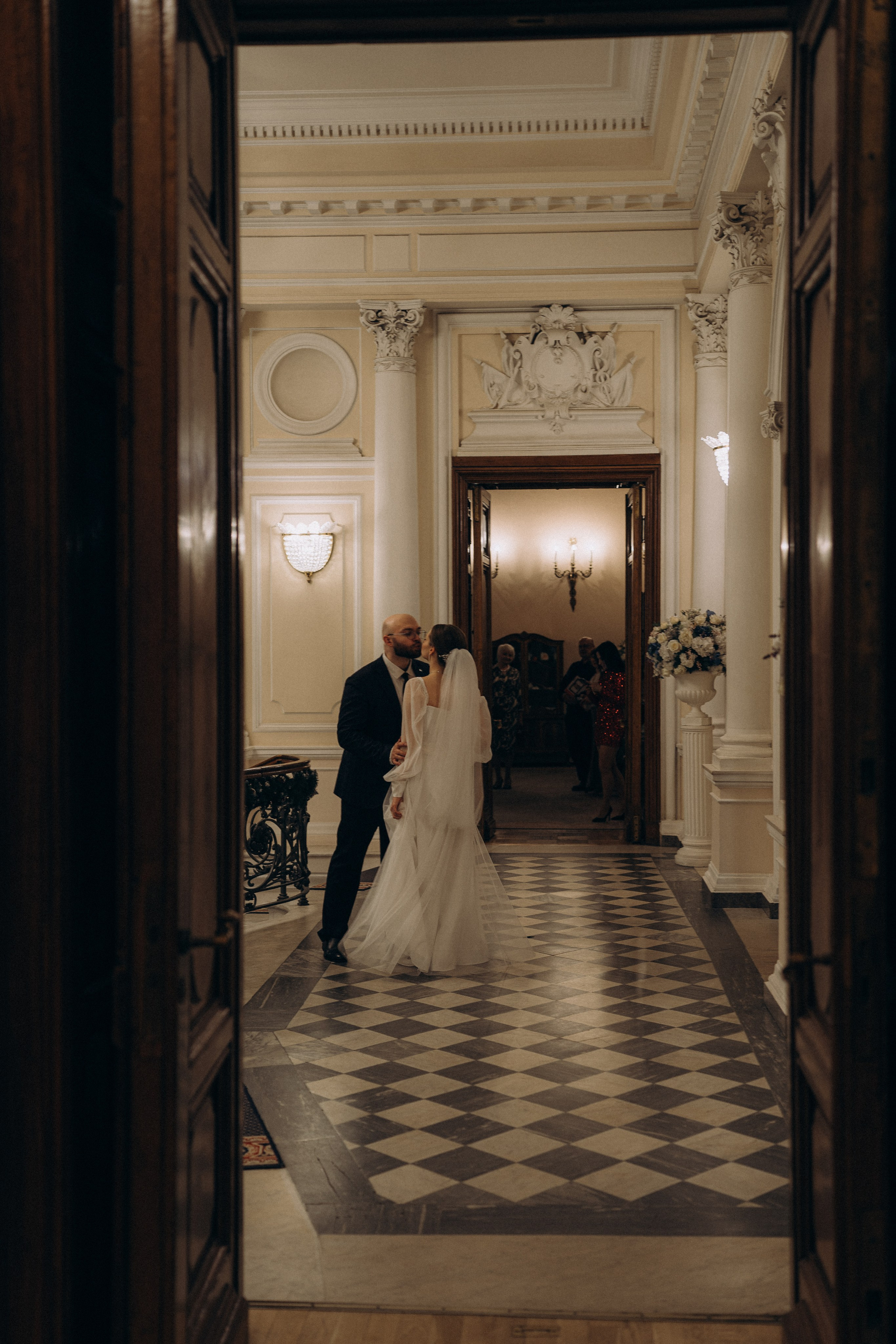 СВАДЕБНАЯ СЬЕМКА ВО ВТОРОМ ДВОРЦЕ (ДЕКАБРЬ) ТАКЖЕ СЬЕМКА В СТУДИИ НА ЧЕРНЫШЕВСКОЙ. Профессиональный фотограф, Санкт-Петербург — Виктория Богомолова