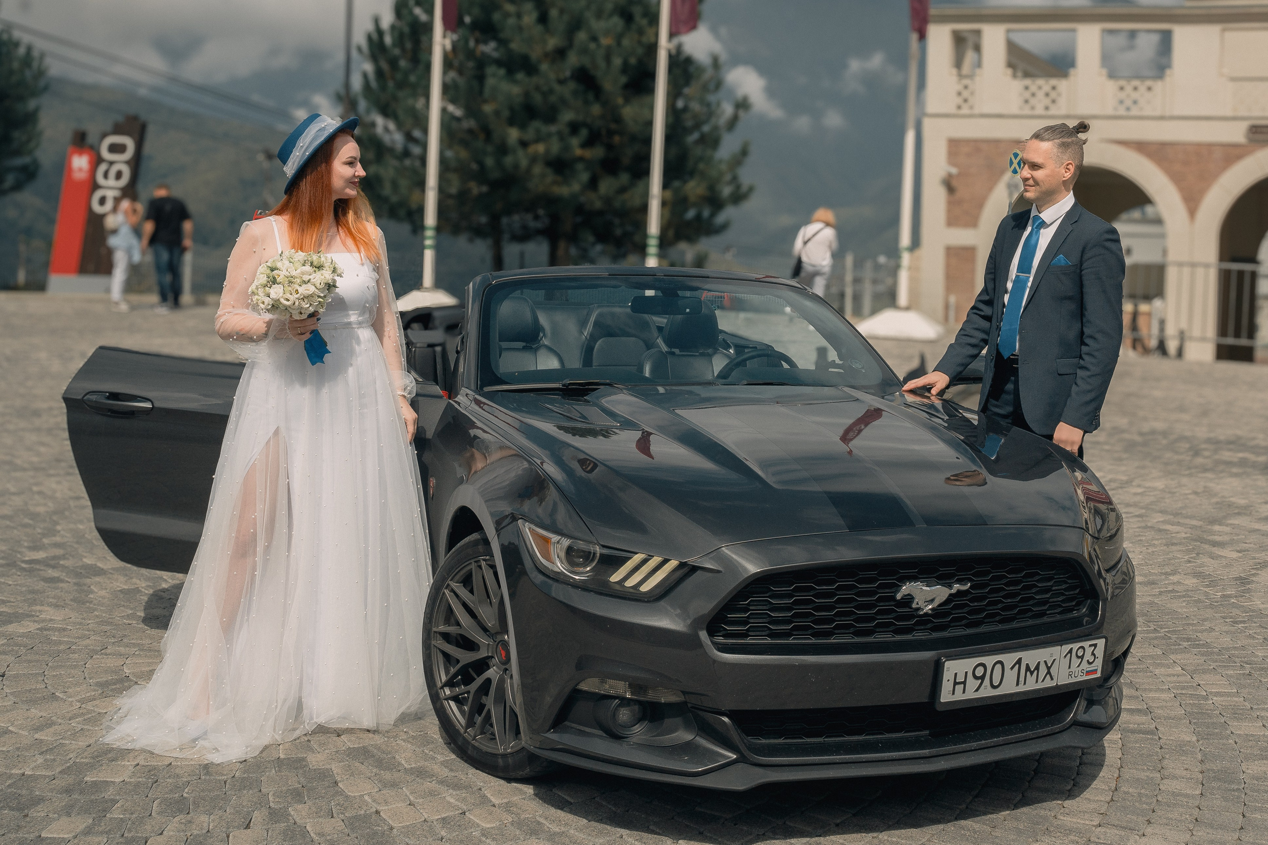 Фотосессия на Кабриолете Сочи в Адлере и на Красной Поляне