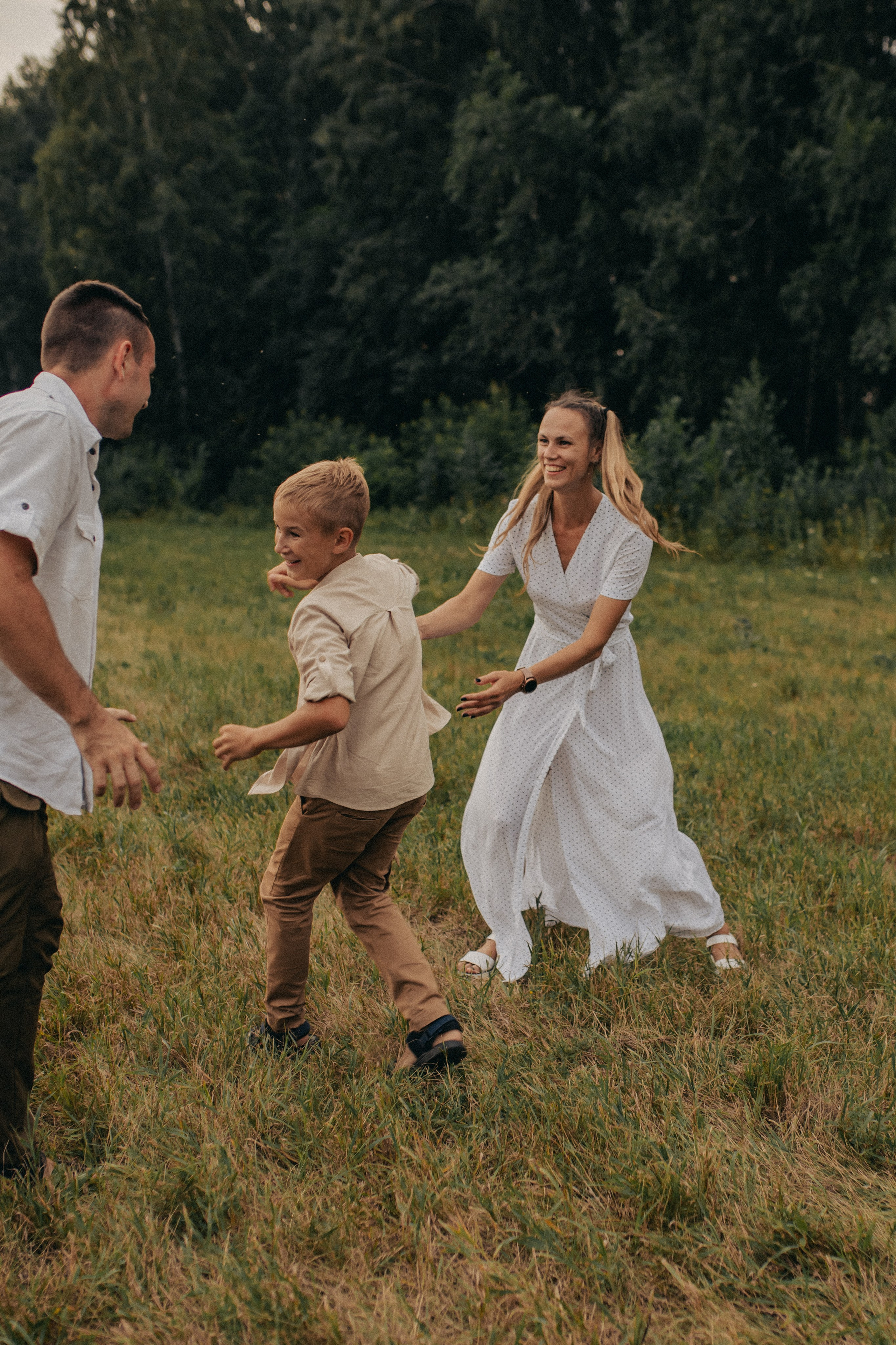 Во дворе нашего дома. Свадебный фотограф Новосибирск