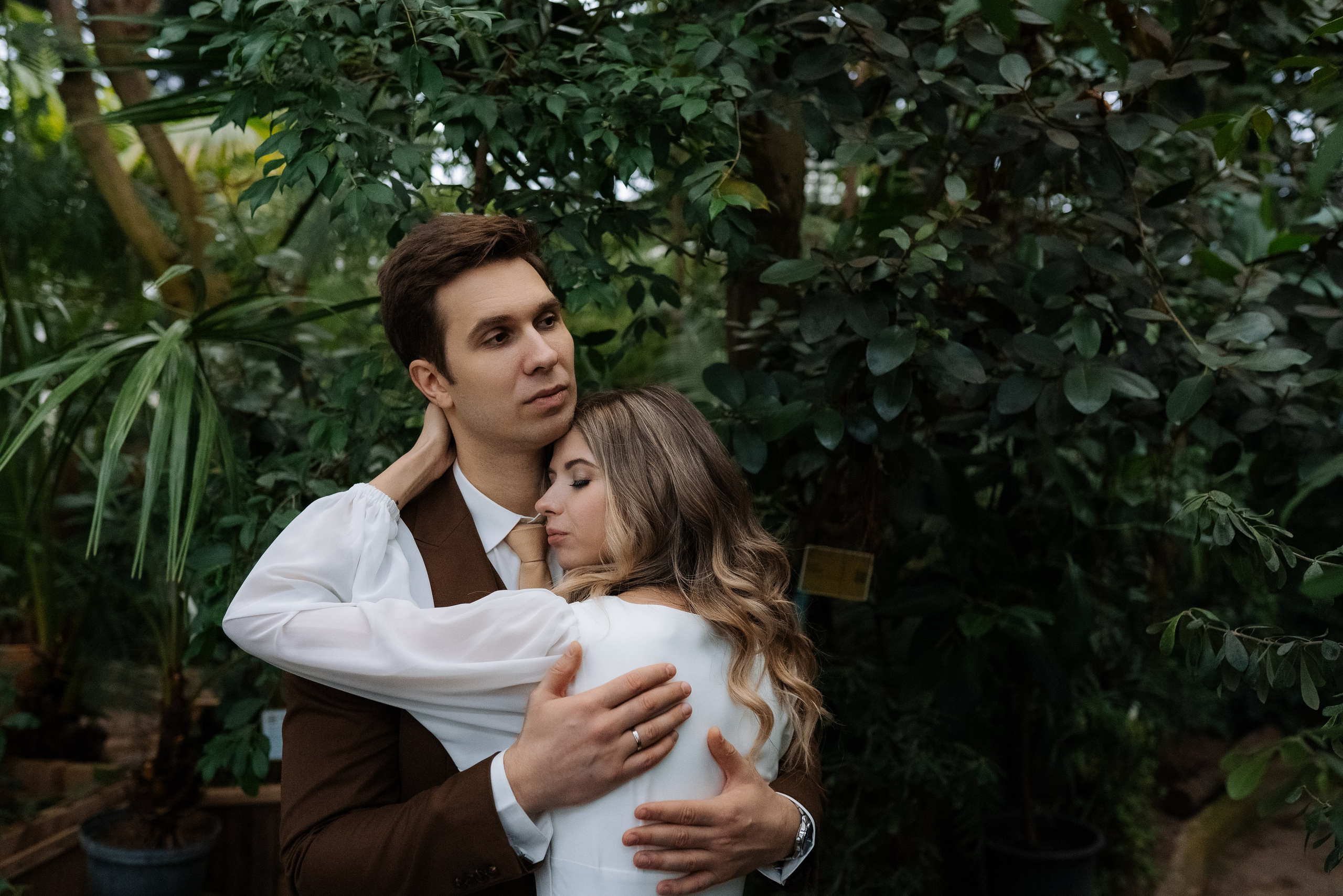 Свадебная фотосессия в оранжерее, Москва. Свадебный фотограф в Москве Анна Полушина