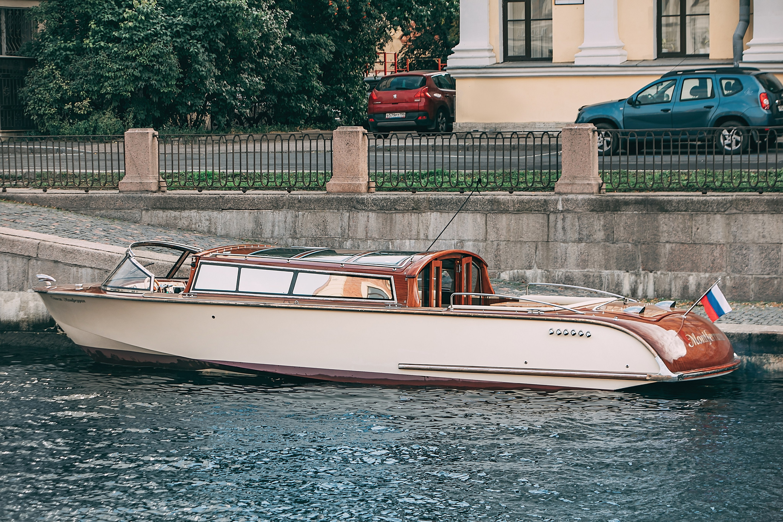 Катер «Montferrand». SPB Rent Boats|аренда катеров и теплоходов