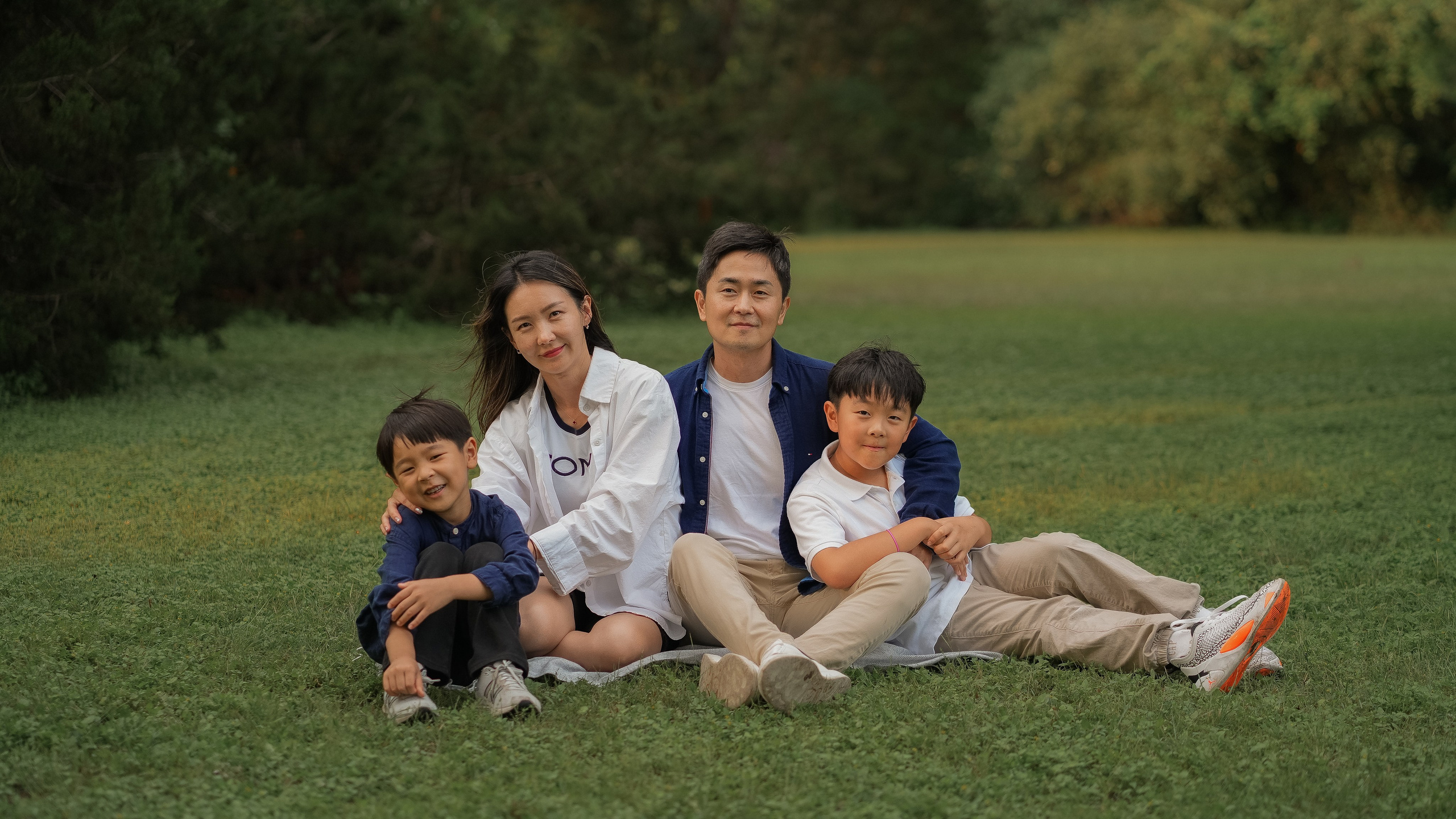 Family photography in Austin, TX | Unposed, playful & full of life | Anny Smirnova