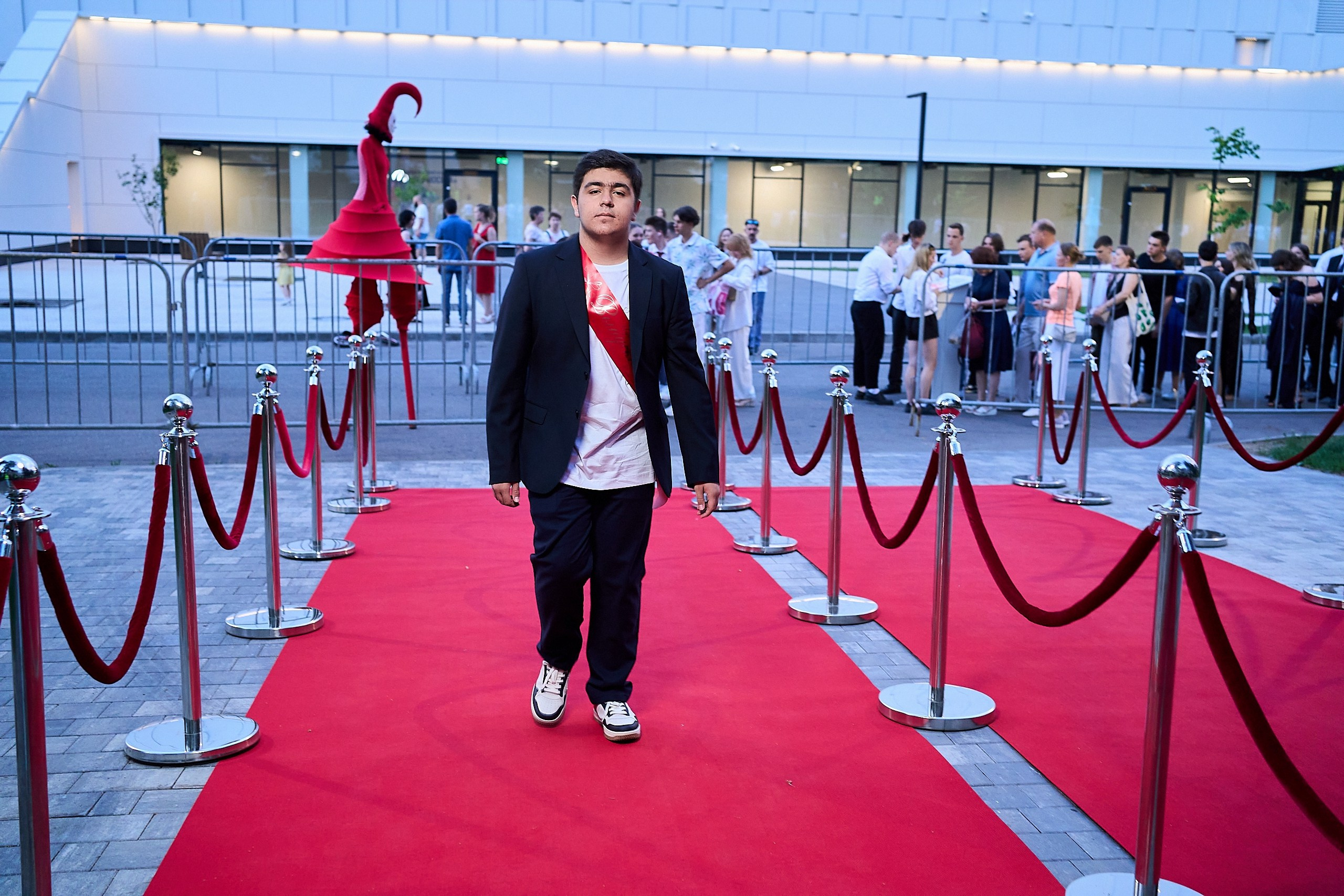 Выпускной 2024 концертный зал Академия ВТБ. Фотограф и Видеограф в Москве. Олег Корушев