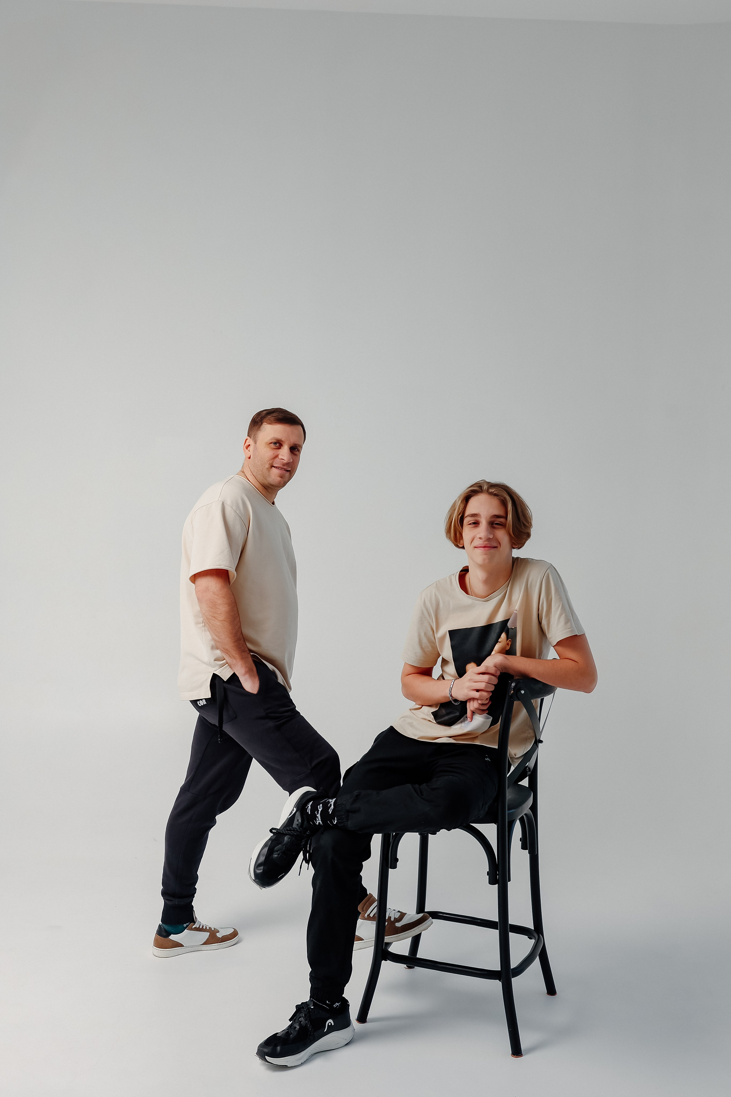 Минимализм. Фотограф Авилова Дарья ● Тюмень● Съемка больших семей ●Архив поколений