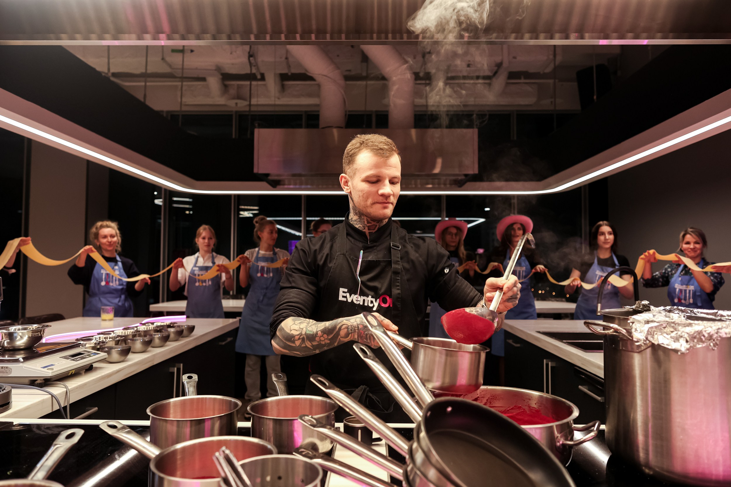 Вечеринка 8 марта в EventyOn. Репортажный фотограф видеограф в Москве Ольга Плаксина