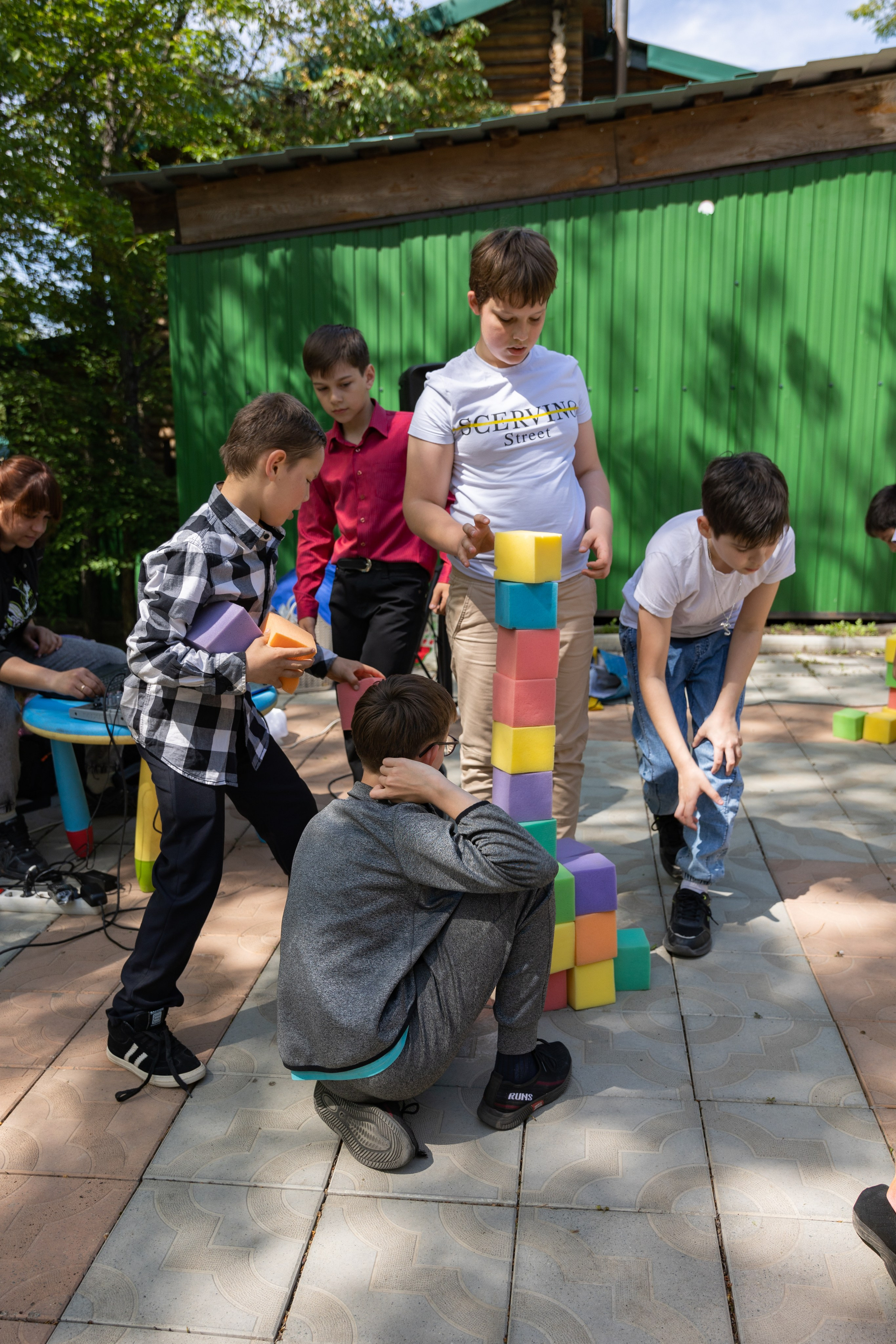 Выпускной 4 класса на территории кафе Веранда. Выпускные альбомы во Владивостоке