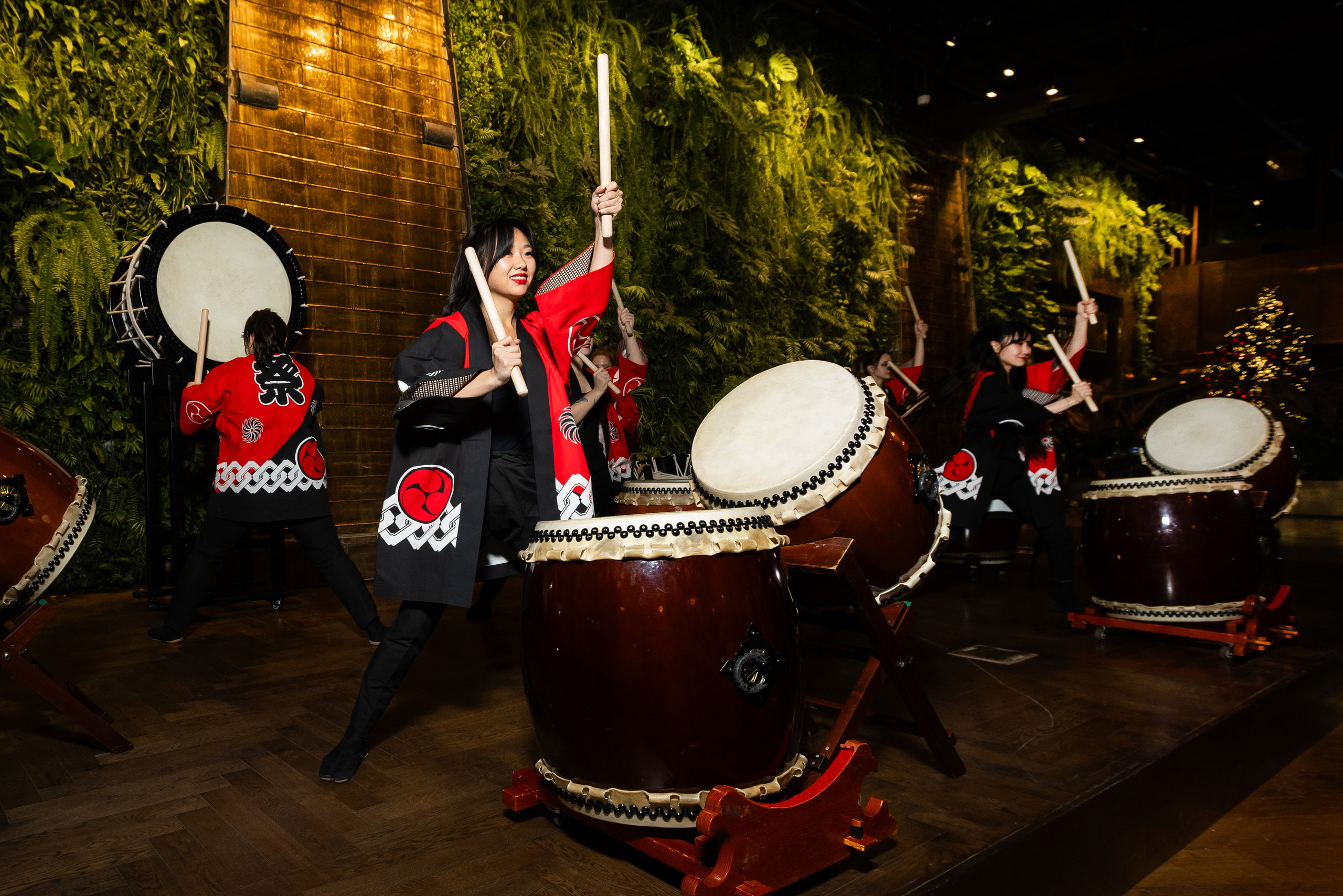 Репортажная съёмка для инфобизнеса и премьеры | Видео и фото контент | ZPROD. Фото и видеосъемка | продакшн студия ZPROD