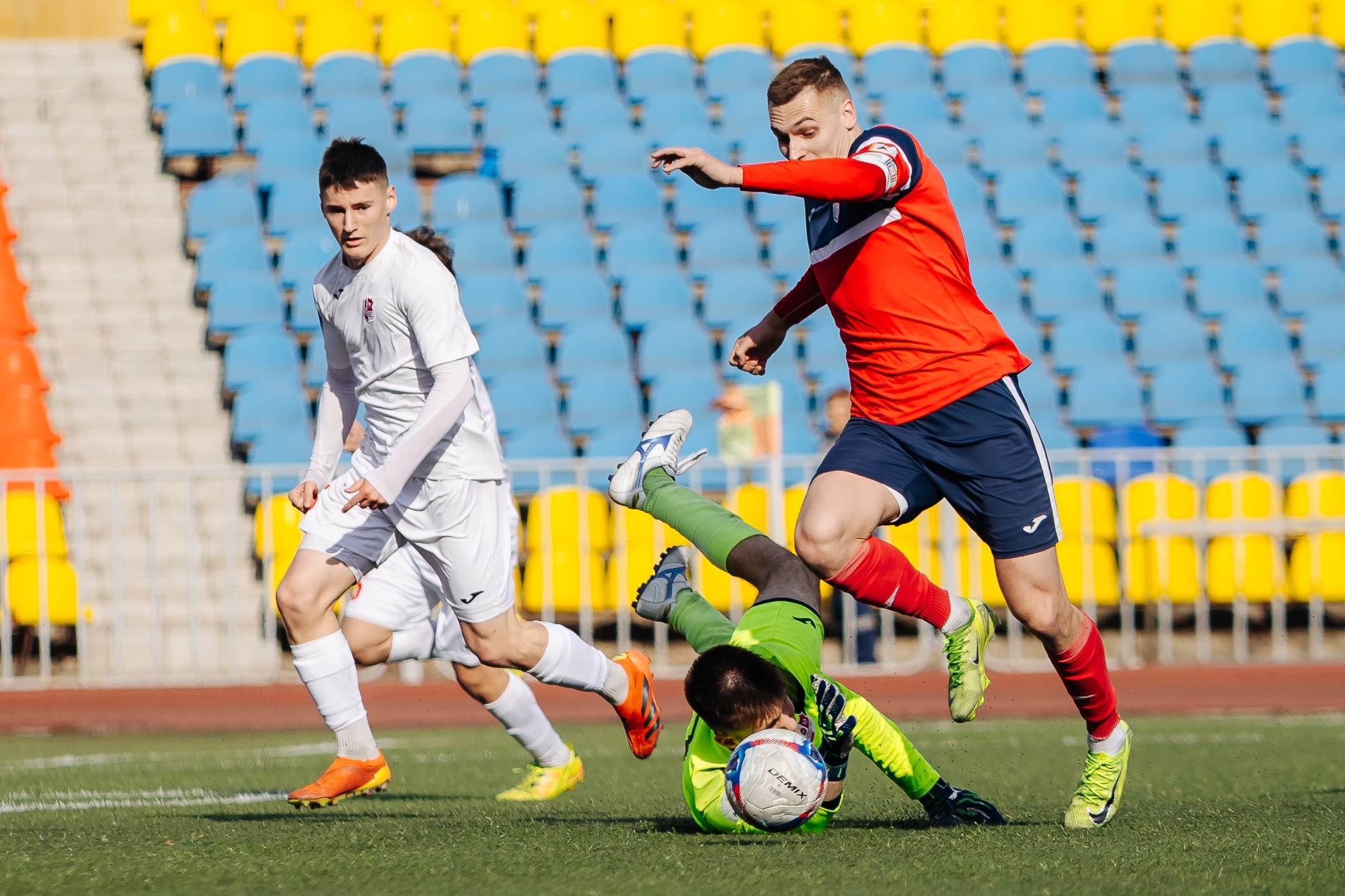 ФК «Металлург-Магнитогорск» vs ФК «ОСШ-Челябинск-М» // 05.04.25. Денис Прохоров Фотограф в г. Магнитогорск