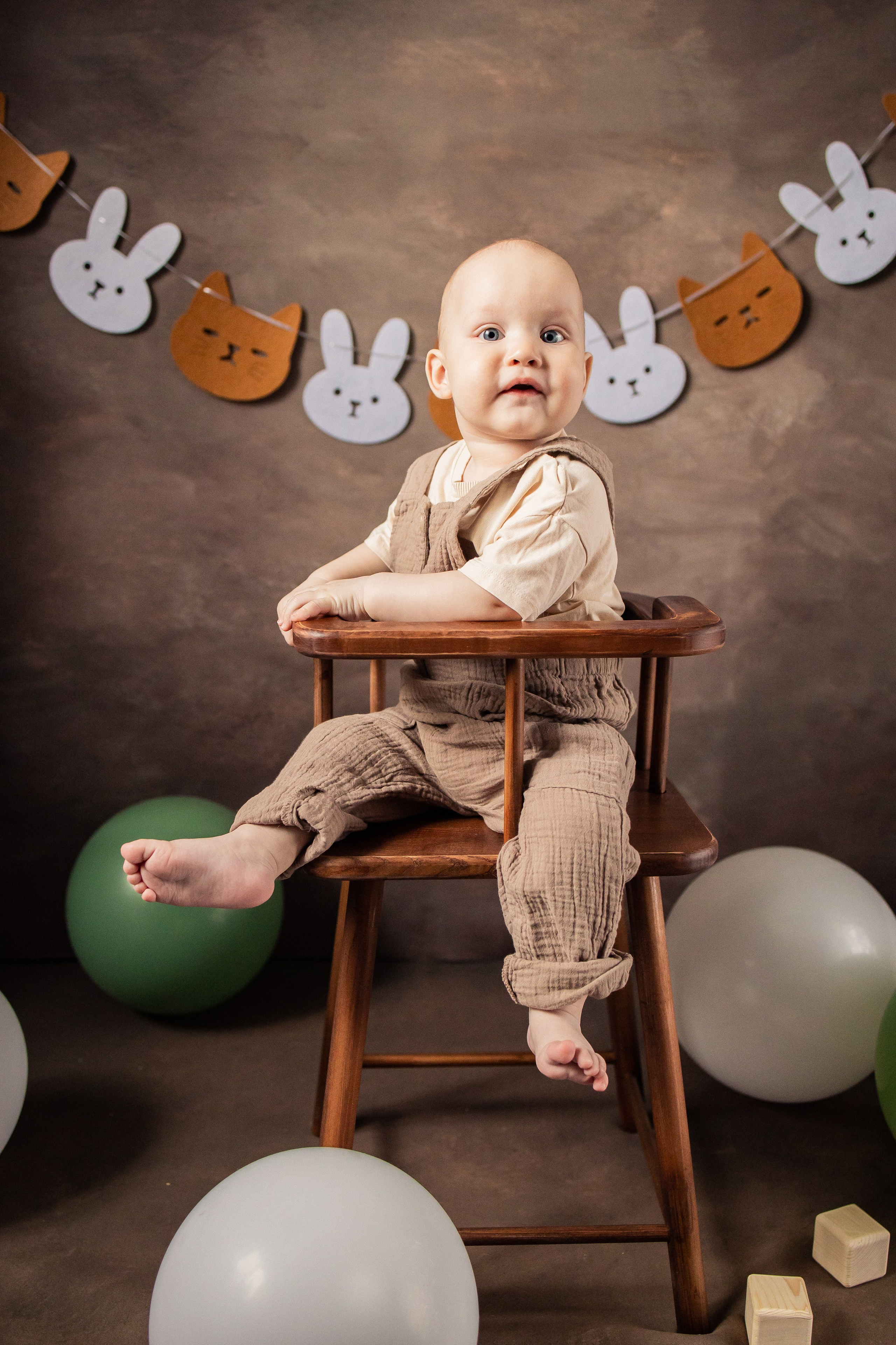 Мишка в стульчике. Детский и семейный фотограф в Пушкино, Мытищи, Москва Сергеева Светлана