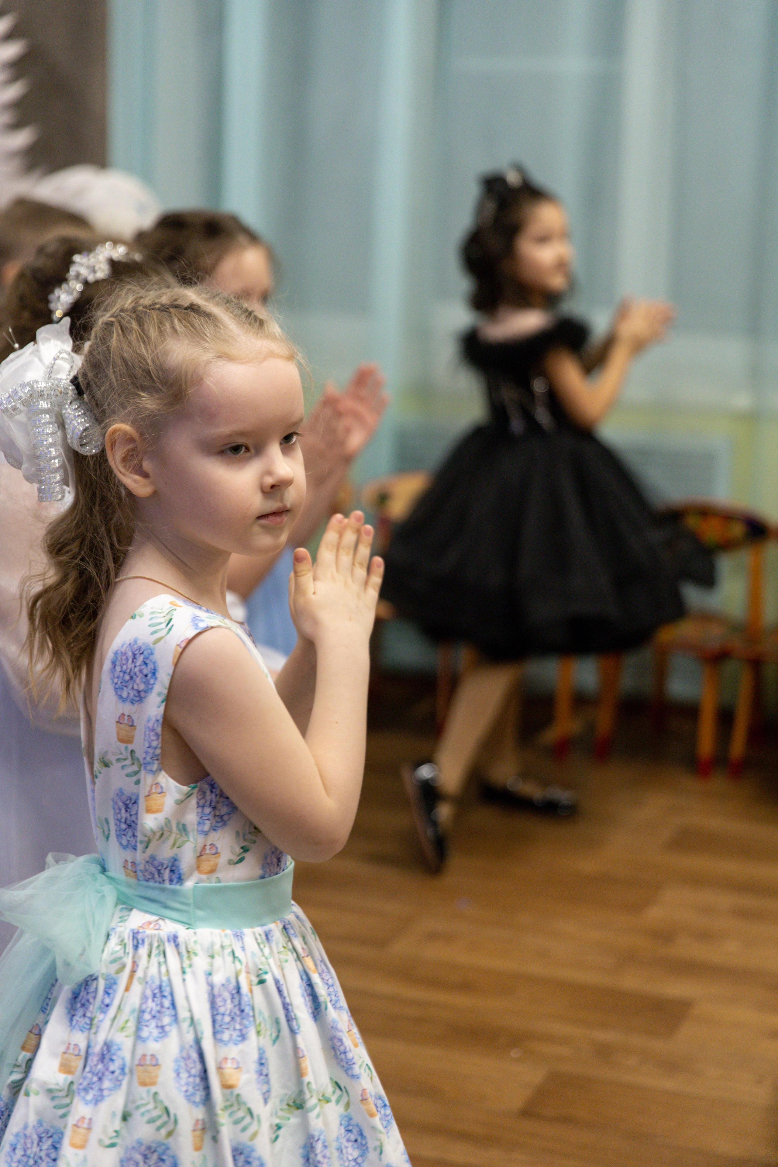 Утренники. Литовкина Анастасия фотограф, выпускные альбомы г. Мирный