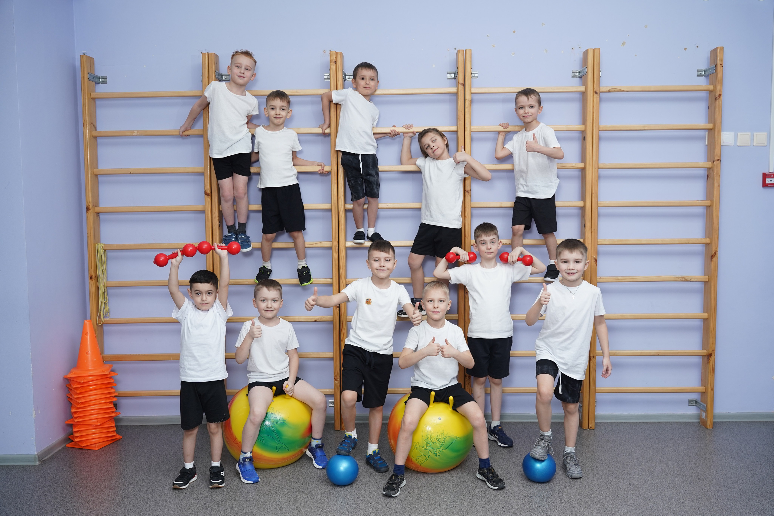 Фотопапка — трюмо из детского сада. Фотограф в Березовском Умерова Ю. Фотограф в детский сад в Екатеринбурге, выпускные альбомы Юлия Умерова