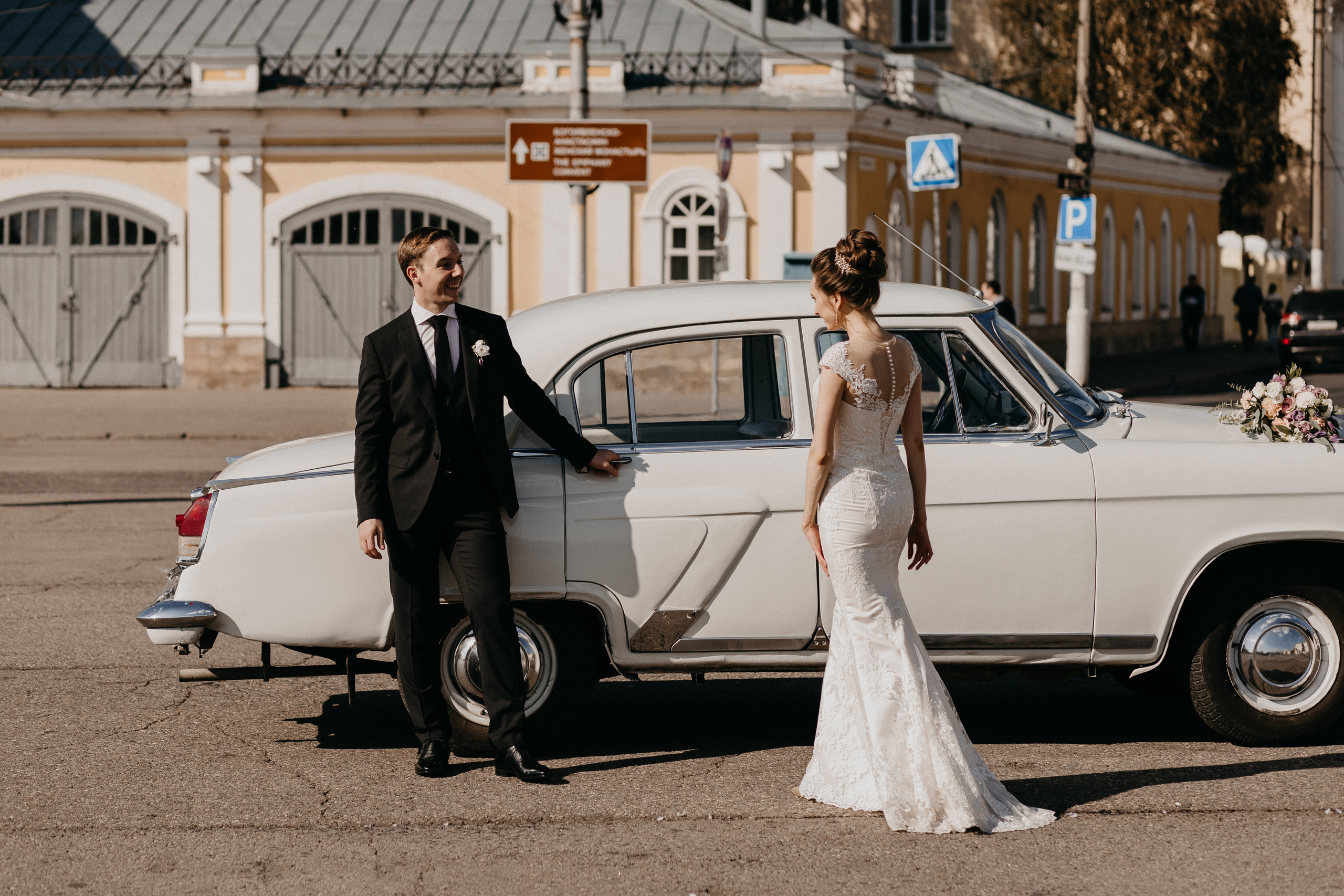 Оксана и Алексей. Прокат Аренда ретро автомобилей Волга ГАЗ 21  Кострома