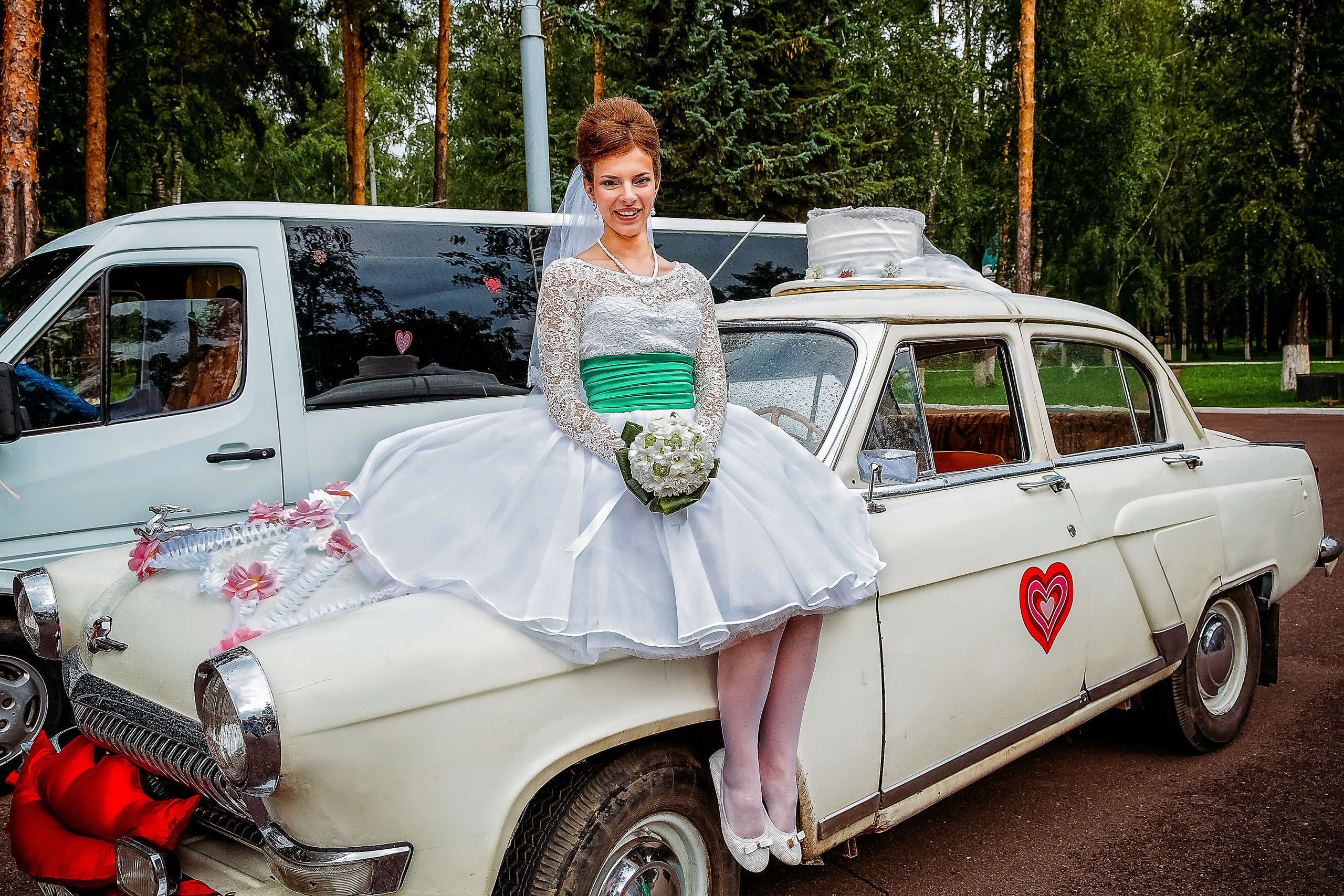 Стиляги Даша и Даниил. Прокат Аренда ретро автомобилей Волга ГАЗ 21  Кострома