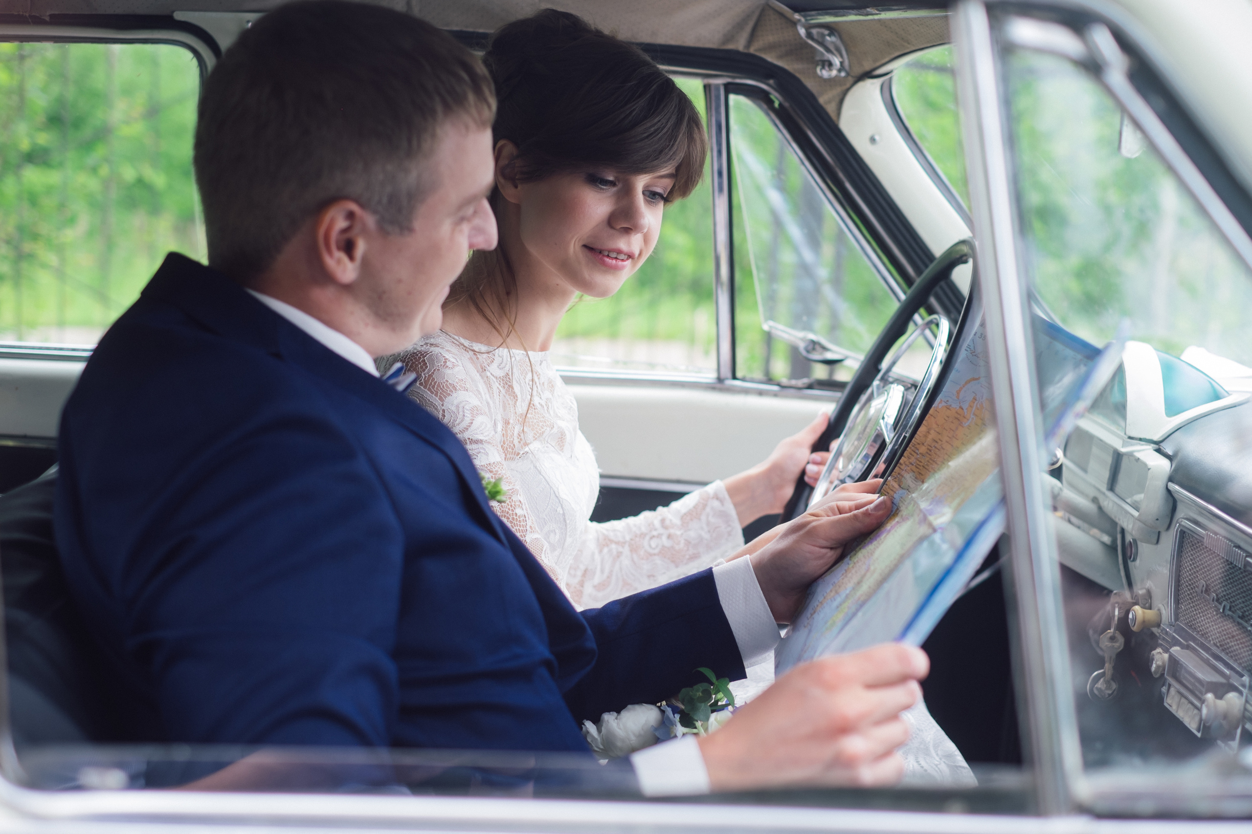 Евгений и Полина. Прокат Аренда ретро автомобилей Волга ГАЗ 21  Кострома