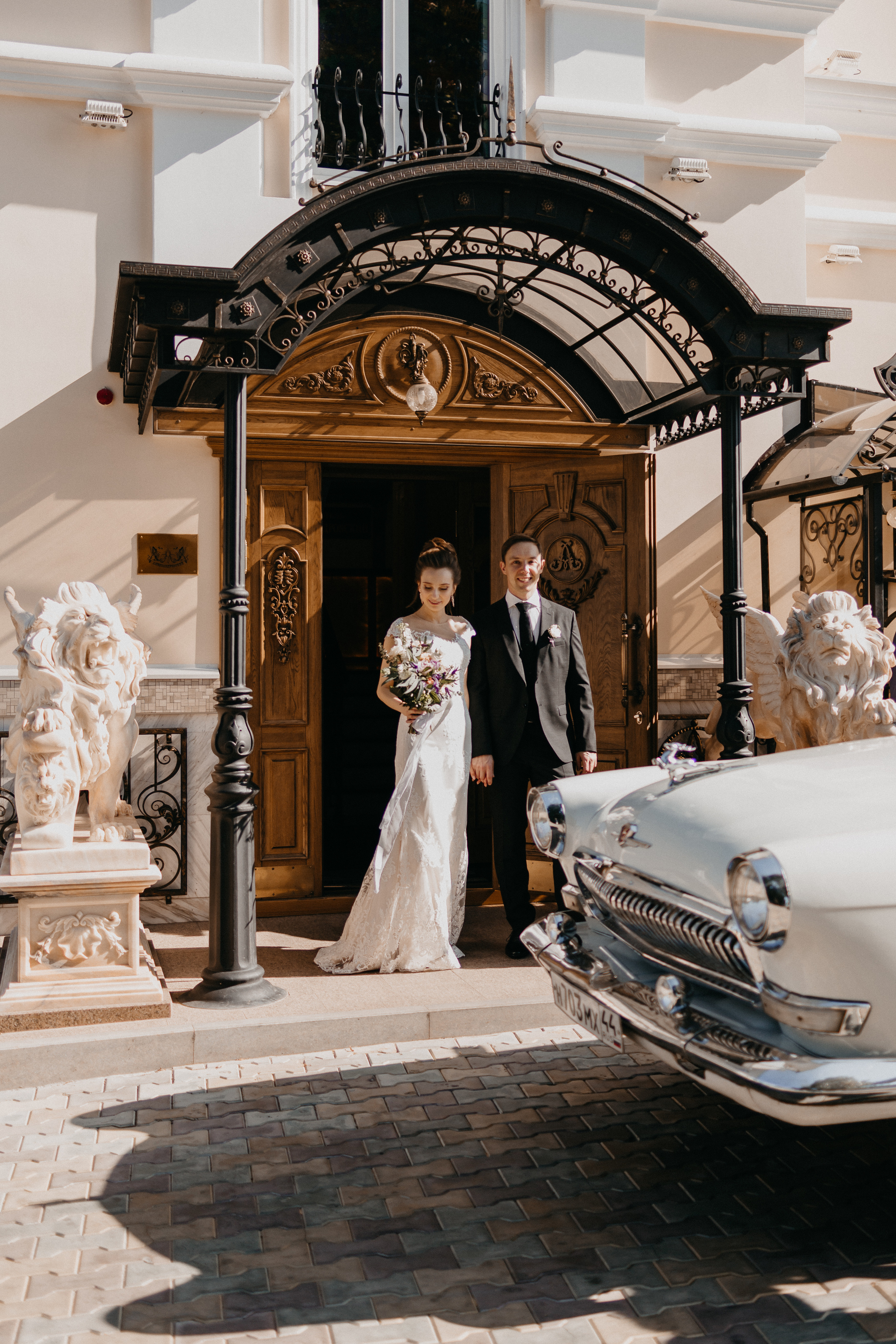 Оксана и Алексей. Прокат Аренда ретро автомобилей Волга ГАЗ 21  Кострома