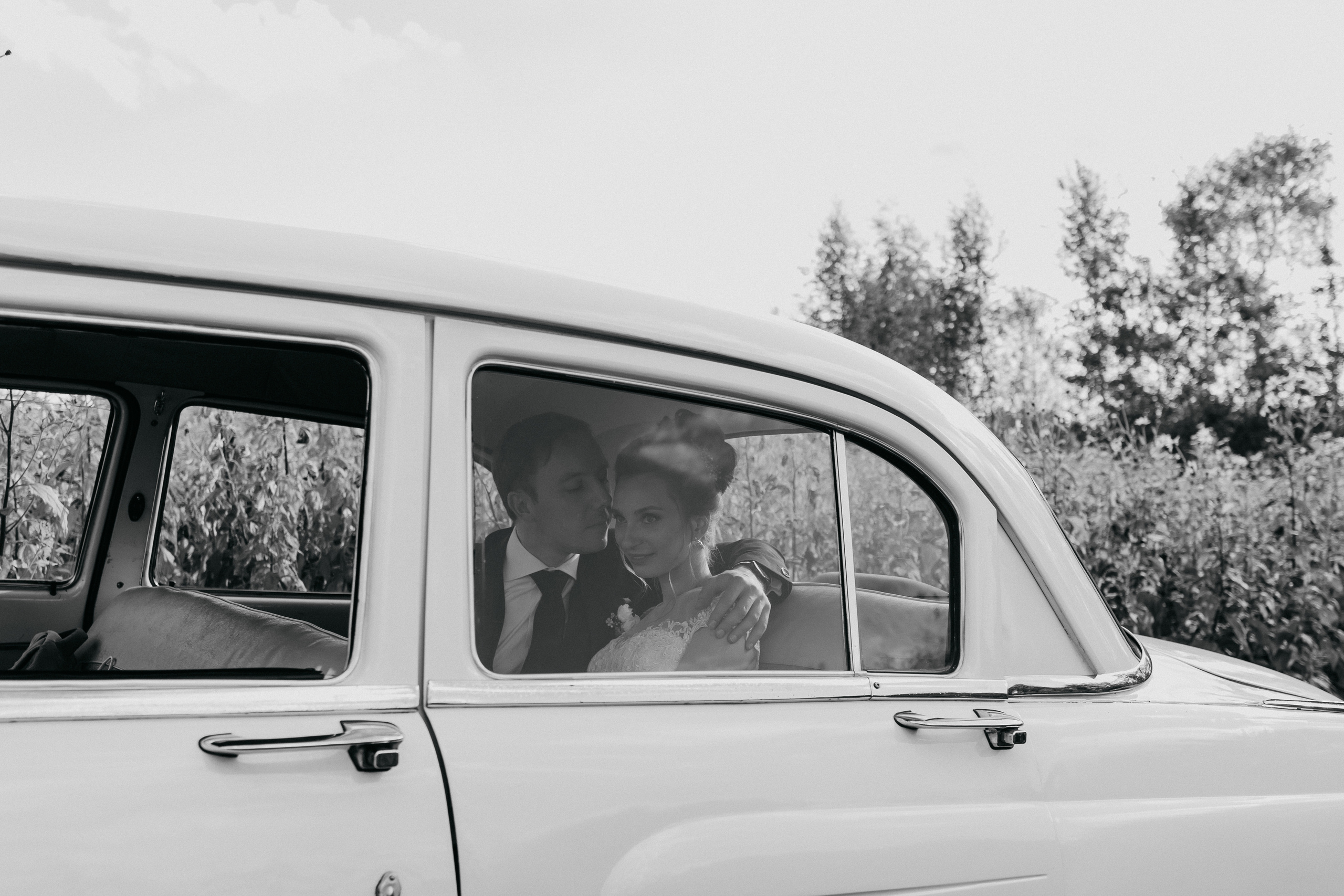 Оксана и Алексей. Прокат Аренда ретро автомобилей Волга ГАЗ 21  Кострома