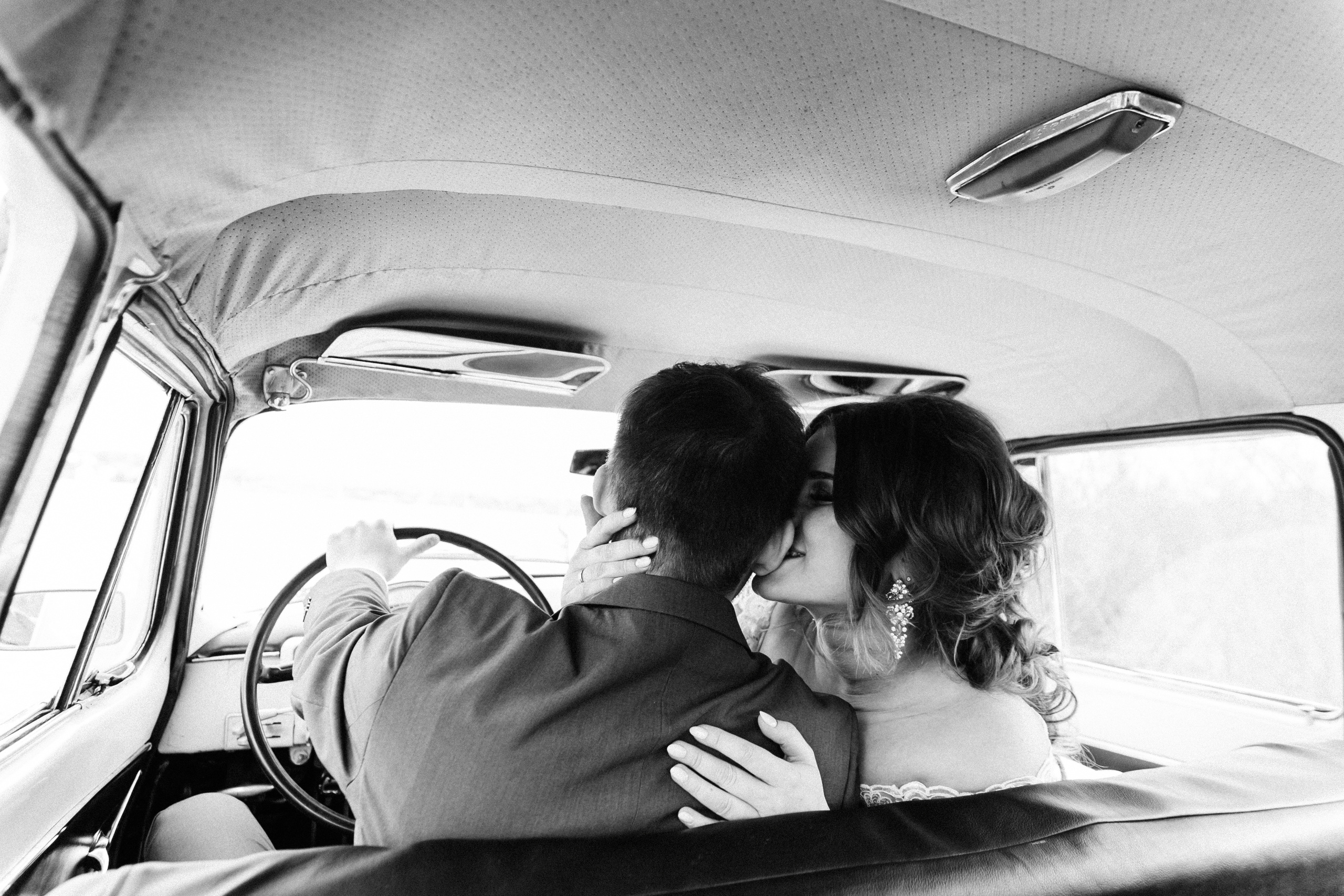 Яна и Алексей. Прокат Аренда ретро автомобилей Волга ГАЗ 21  Кострома