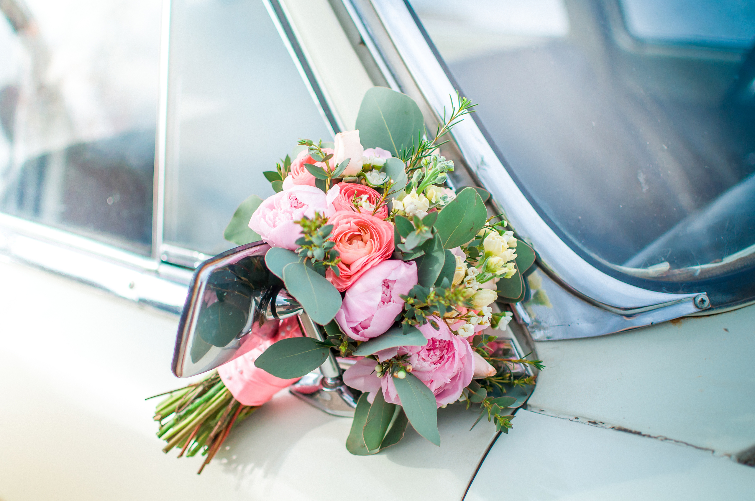 Яна и Алексей. Прокат Аренда ретро автомобилей Волга ГАЗ 21  Кострома