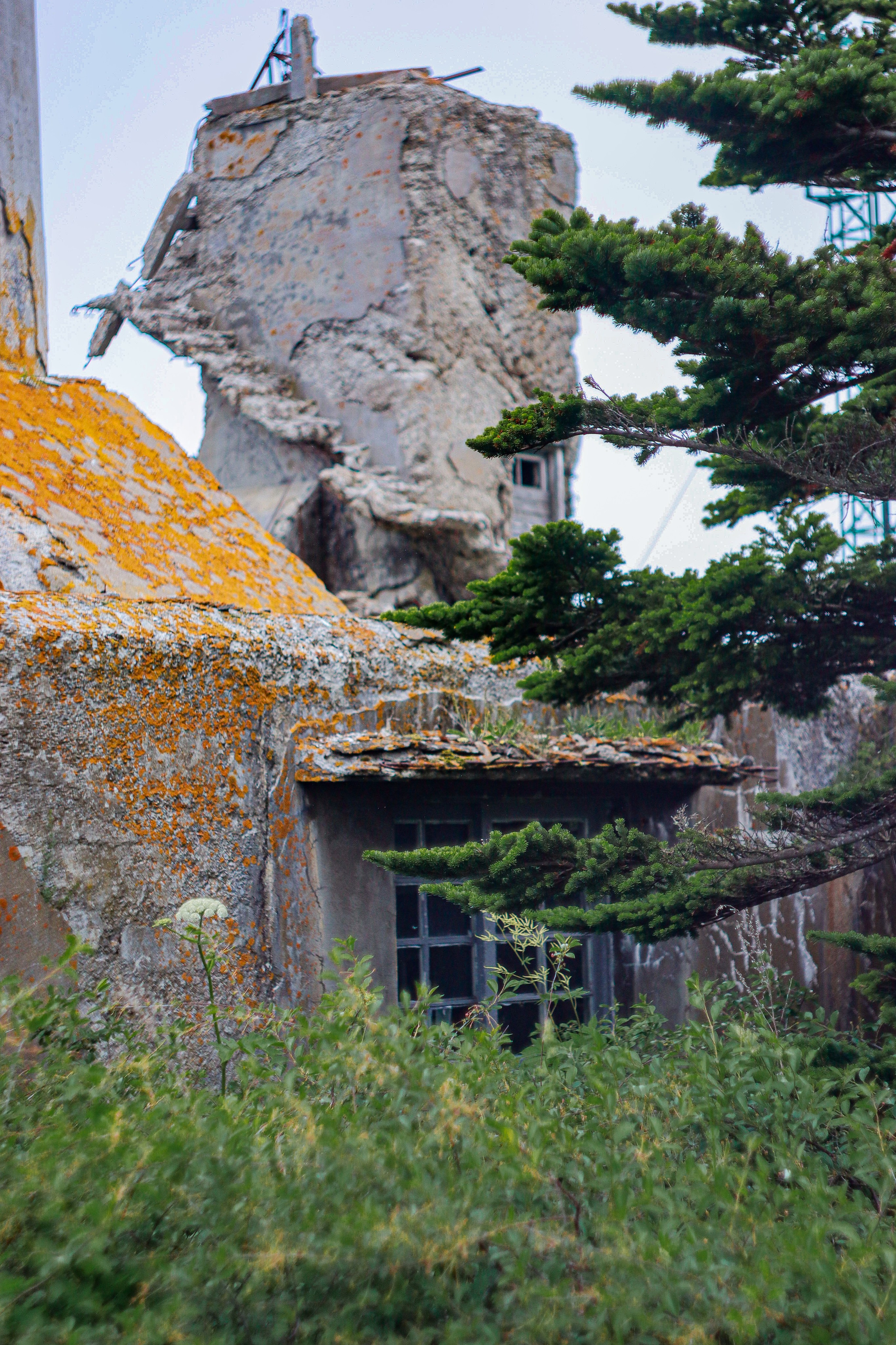 Маяк Тонин на мысе Свободном. Карафуто. Фотограф в Южно-Сахалинске Гусаков Евгений