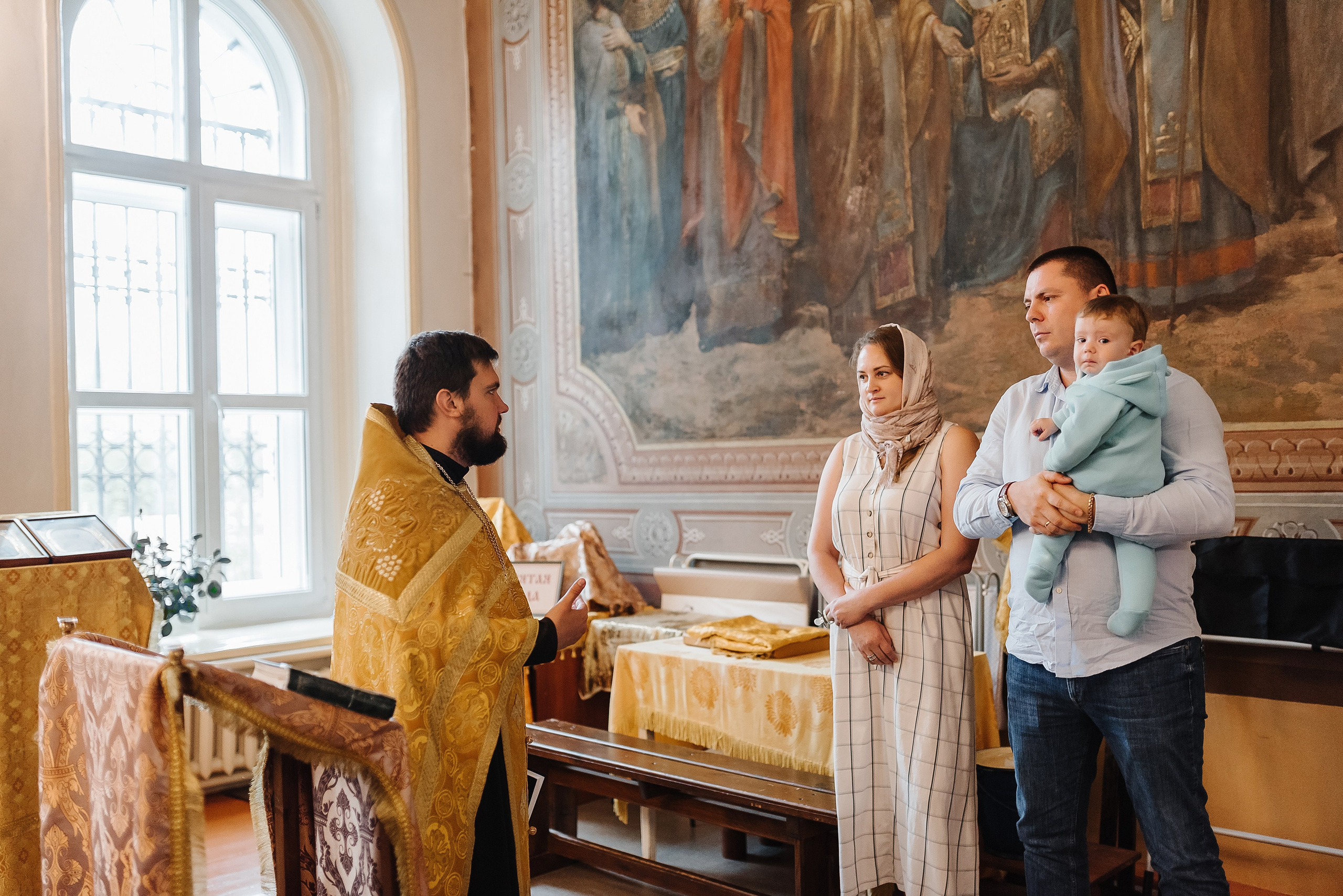 Фотосессия крещения ребенка Павловский Посад. Свадебный и женский фотограф город Электросталь и Ногинск