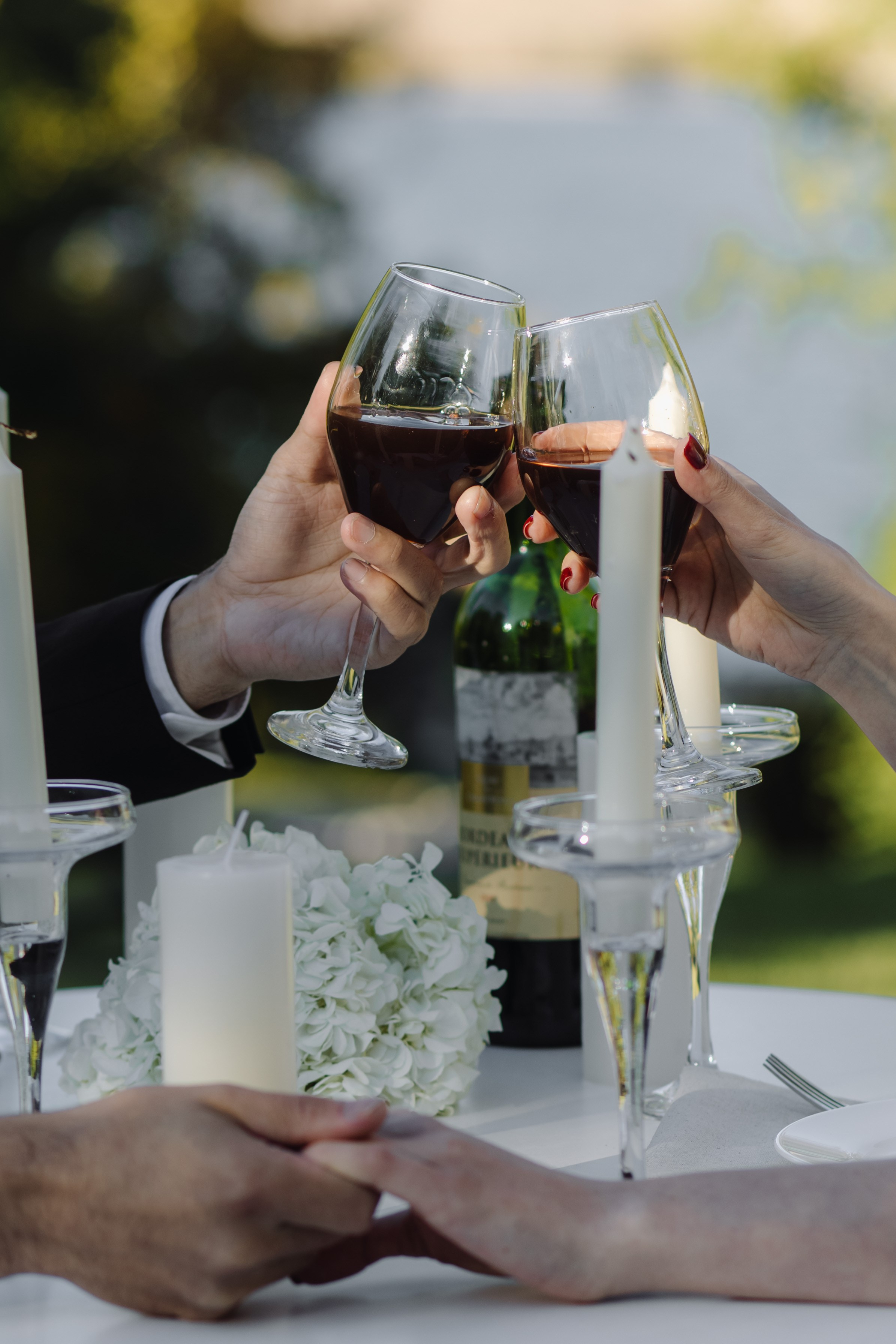 В зеленом саду. Shakhmanoff.kz