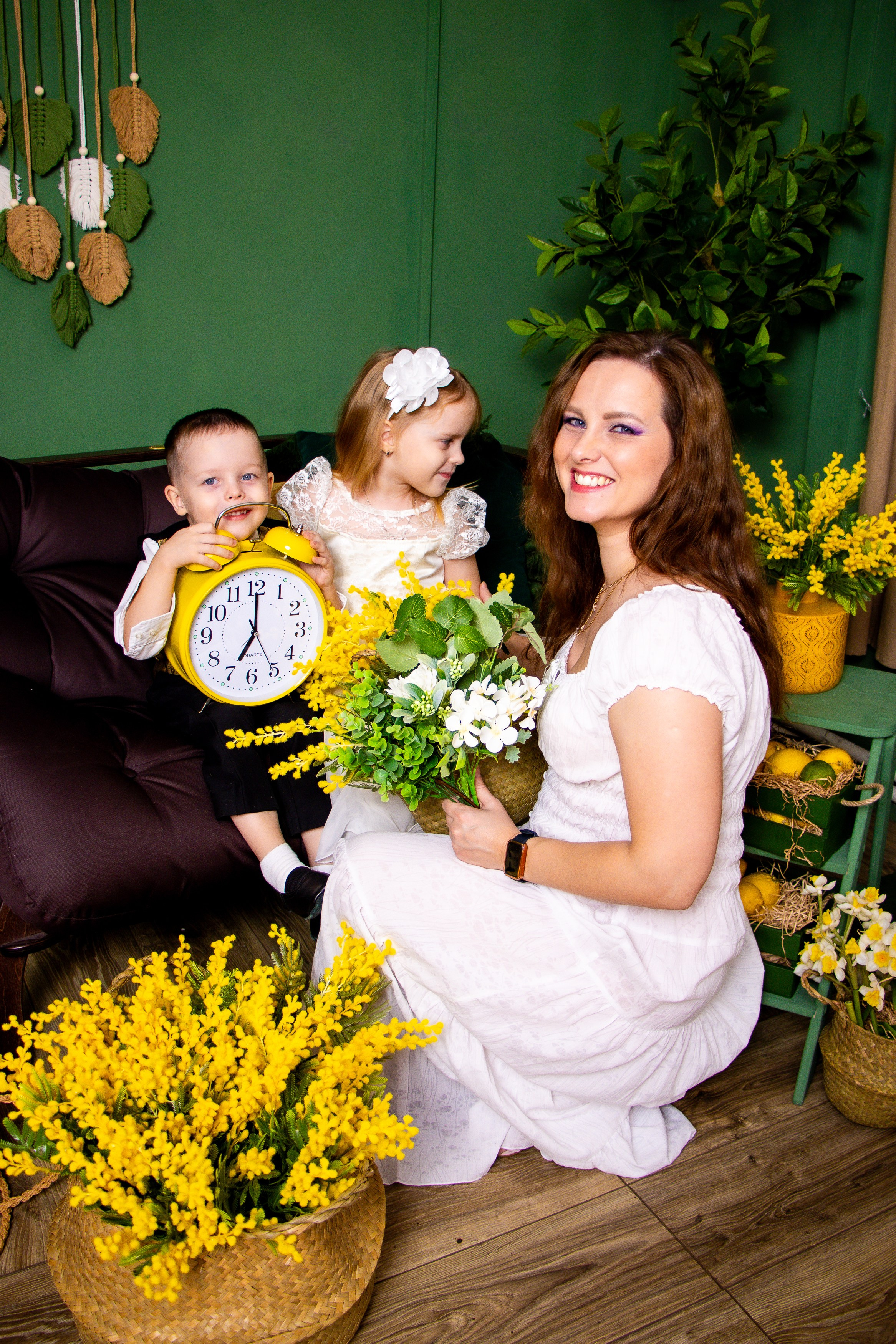 Семейная съемка с мимозой. Фотограф Татьяна Матрос