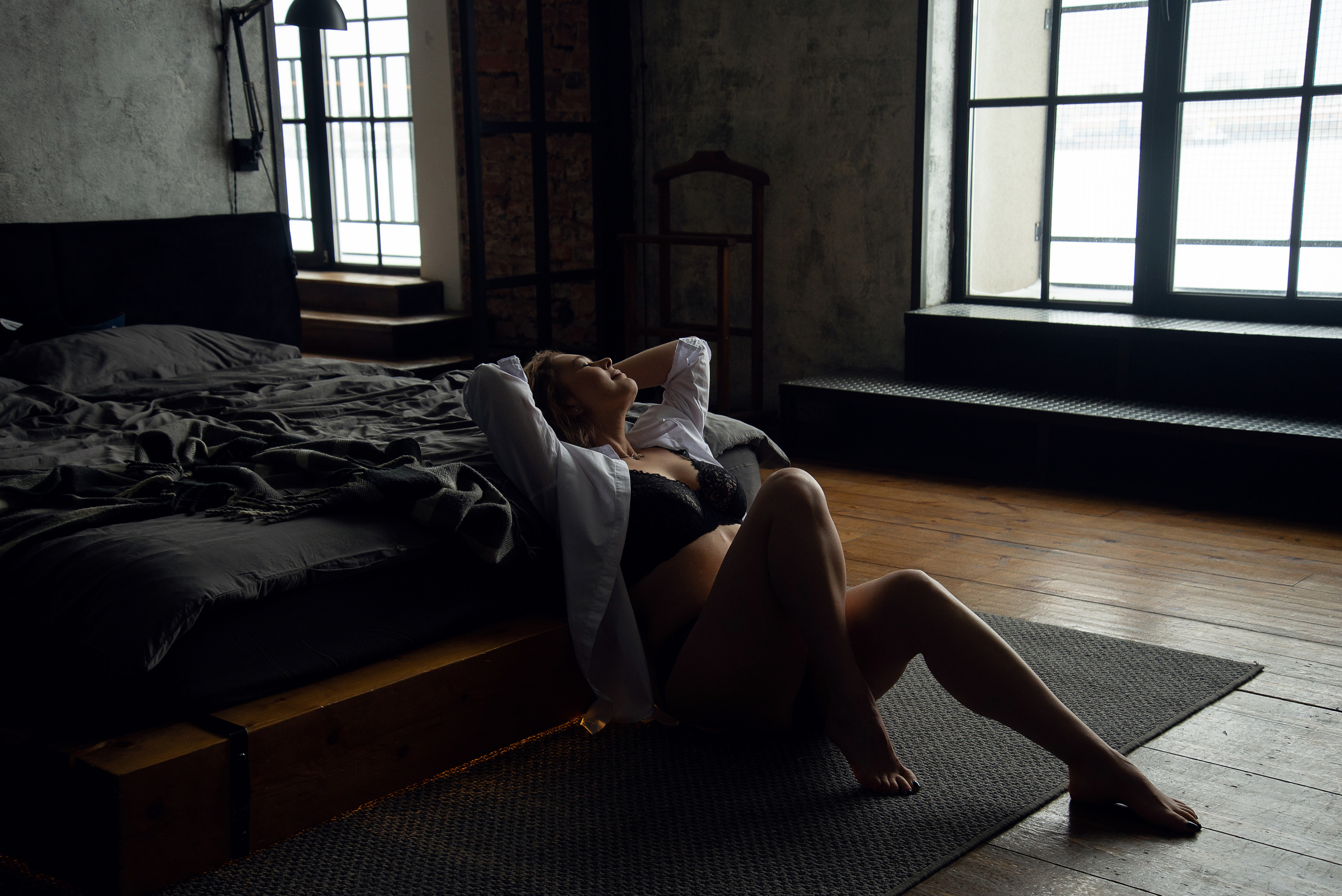 Девушка в белой рубашке, фотосессия в белье студийная. СПБ. Женский фотограф Санкт-Петербург Александра Колий