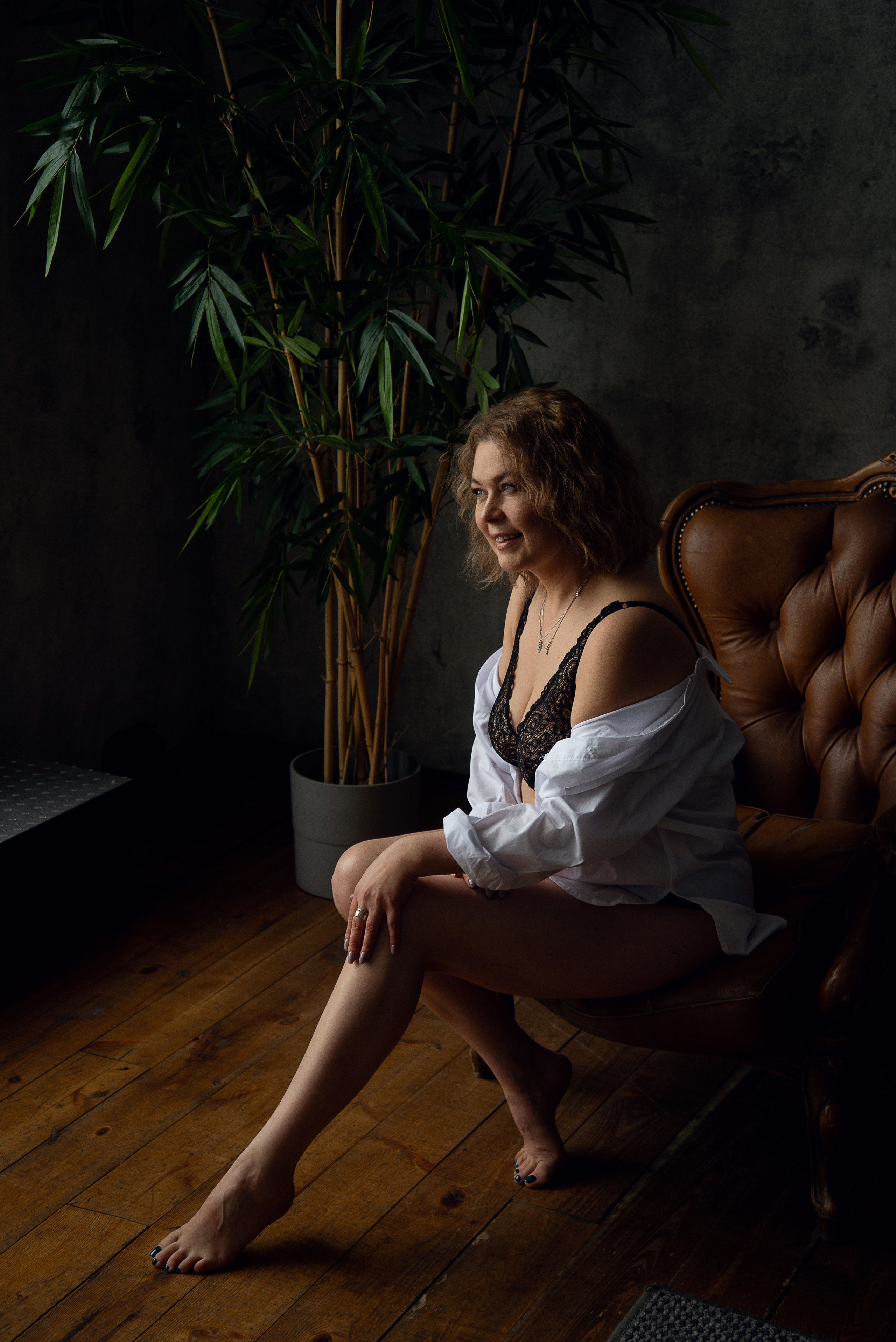 Девушка в белой рубашке, фотосессия в белье студийная. СПБ. Женский фотограф Санкт-Петербург Александра Колий