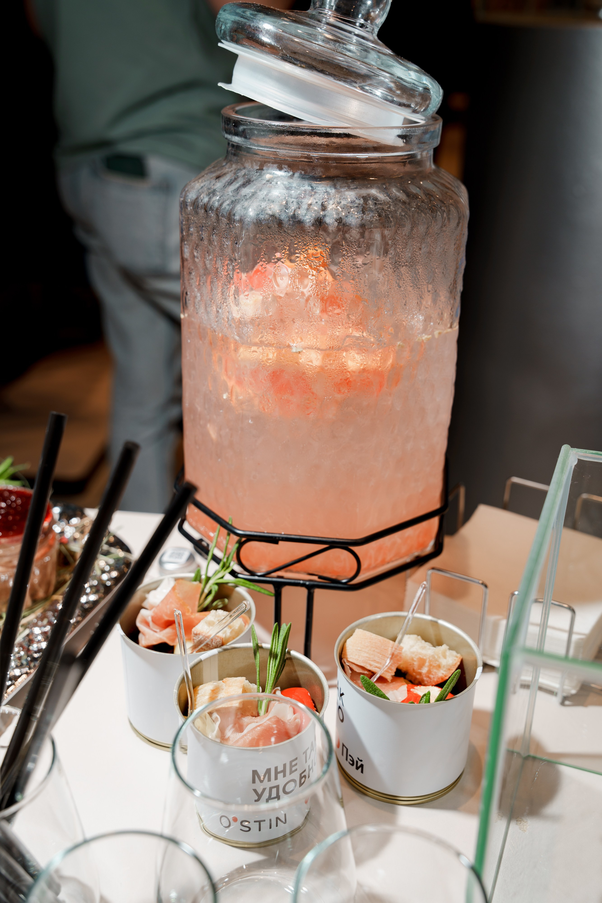 Yandex Pay & OSTIN. Фотограф в Москве и России