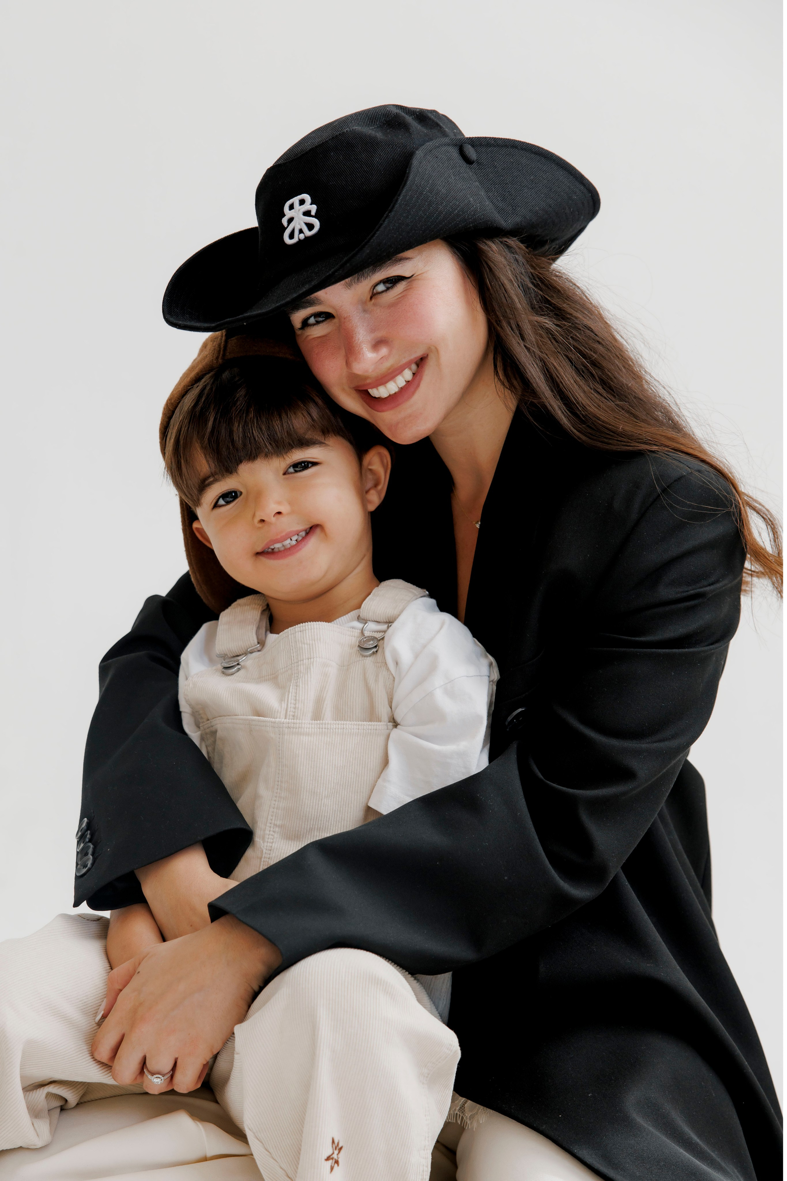 Family photoshoot inside the studio. Wedding and family photographer