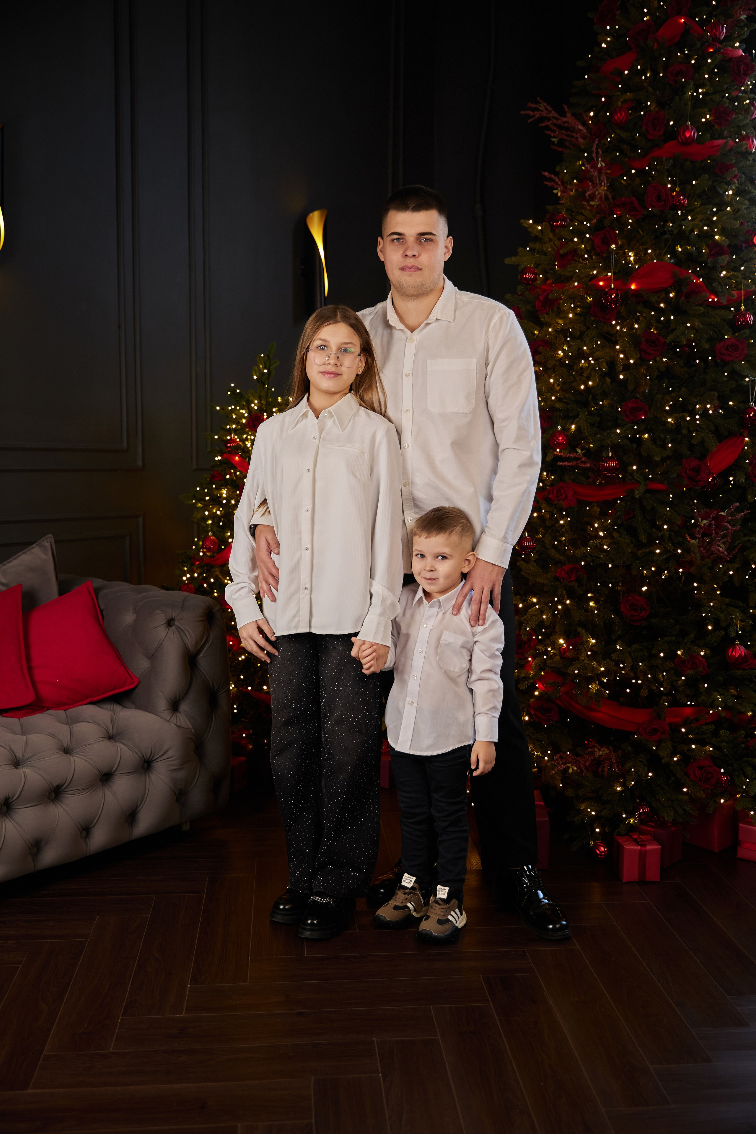 Марина с семьей. Фотограф женского портрета, беременности и материнства Харькова Елена