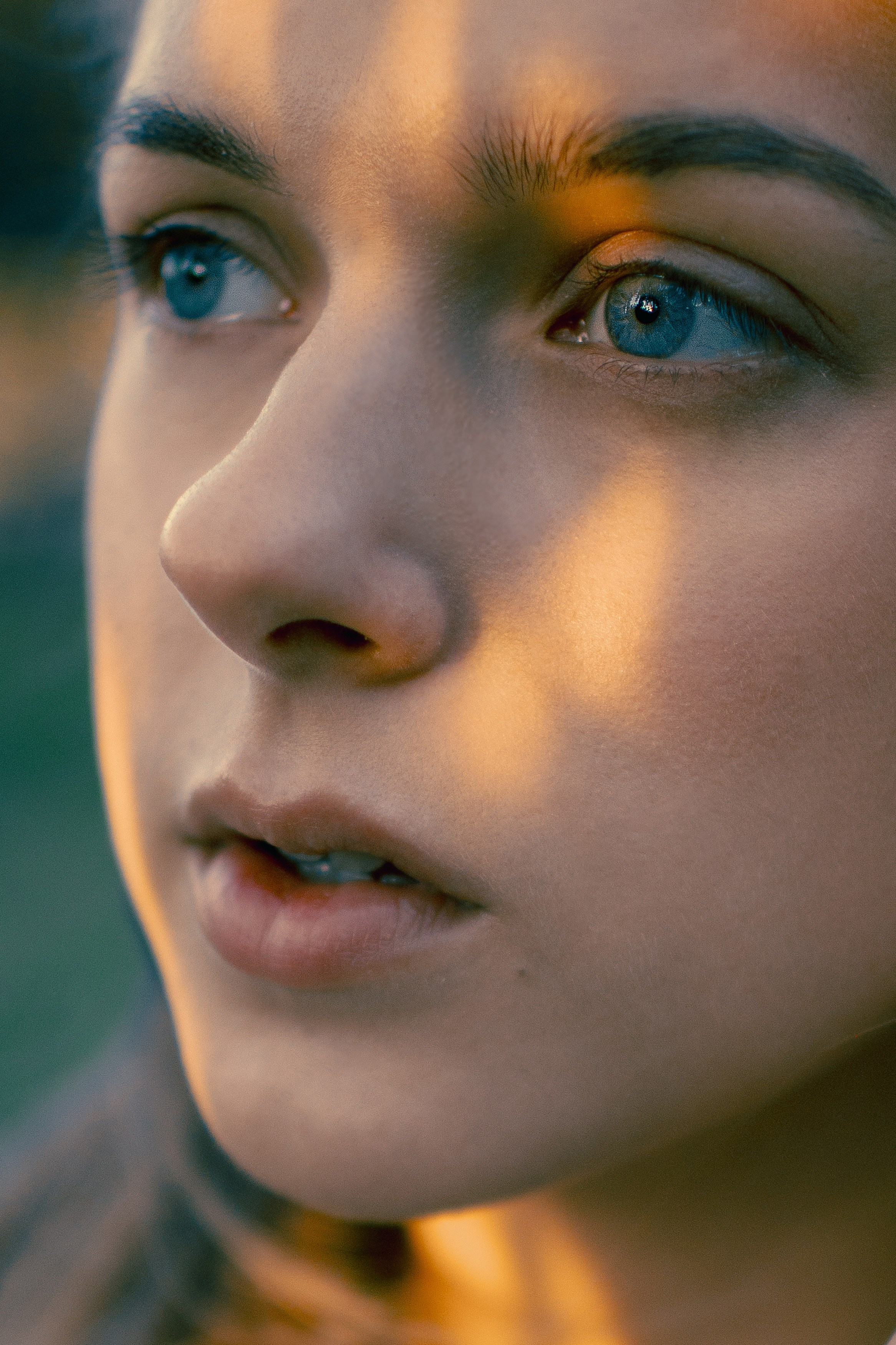 Слёзы на листве. Портретный фотограф Лакшин Денис. Истории через фотографию