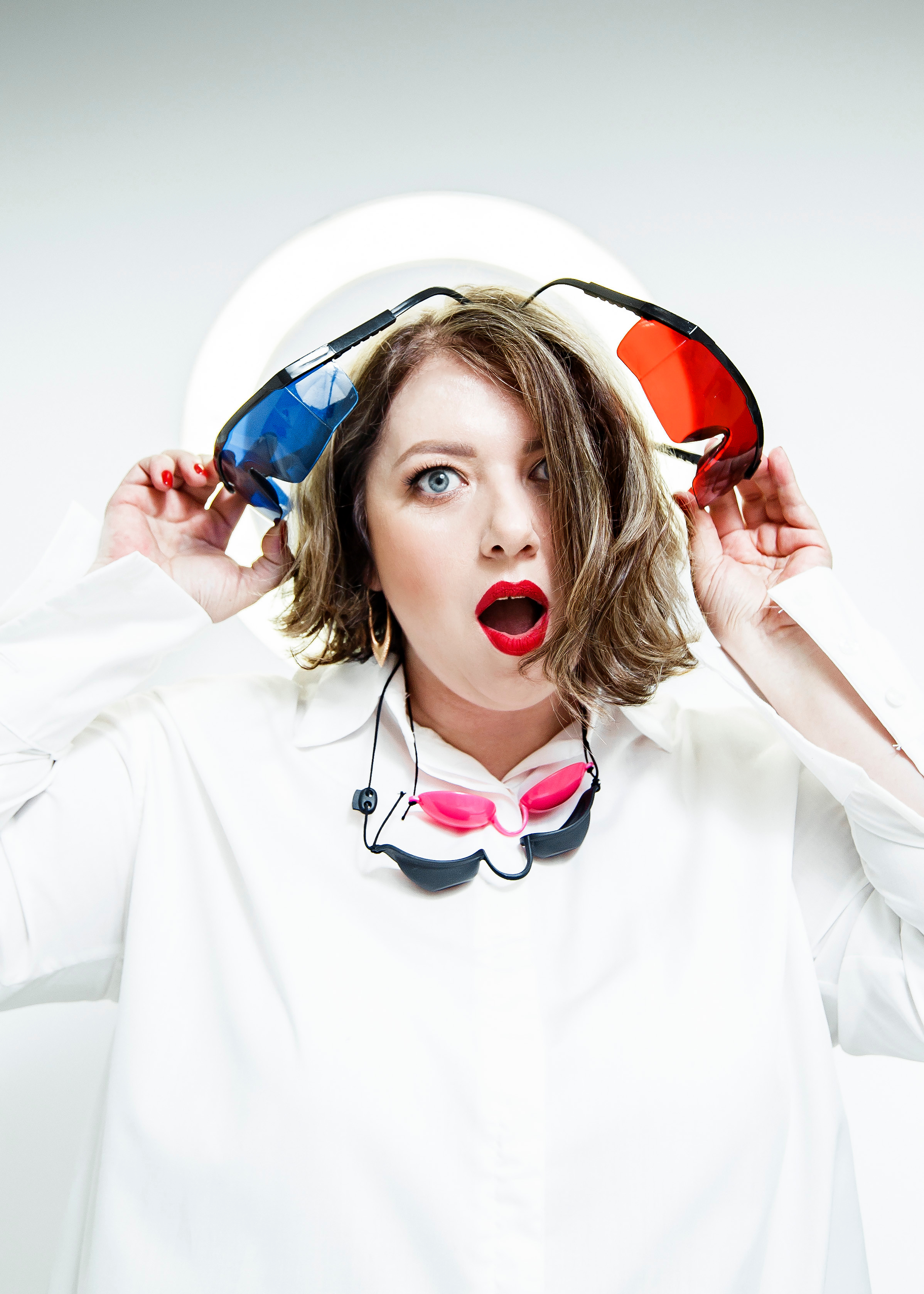 Анна с лазером. Спасибо за проявленный интерес к моему творчеству! Меня зовут Россохат