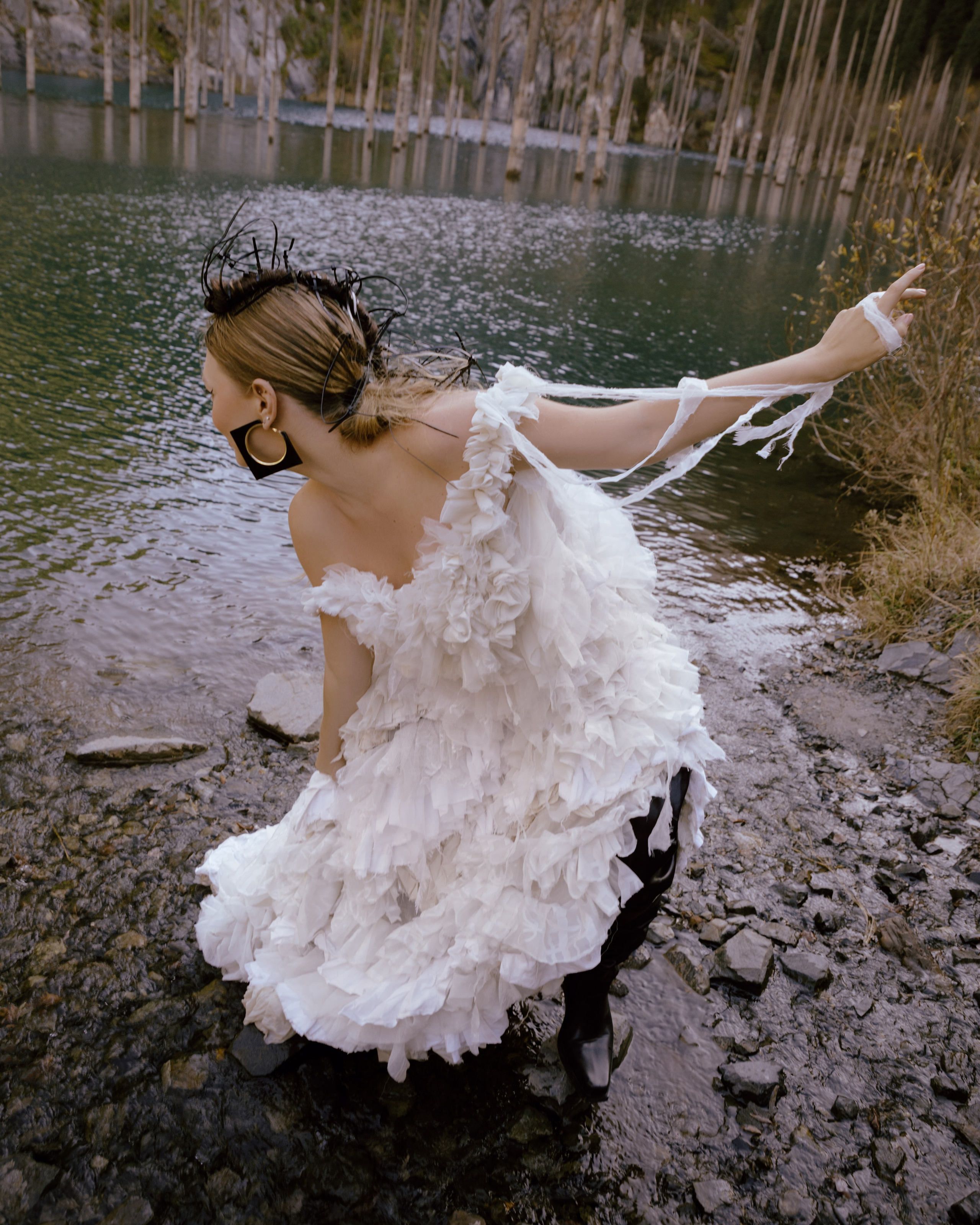 Озеро/ Софа. Art & Fashion фотограф Москва Анна Курмаева