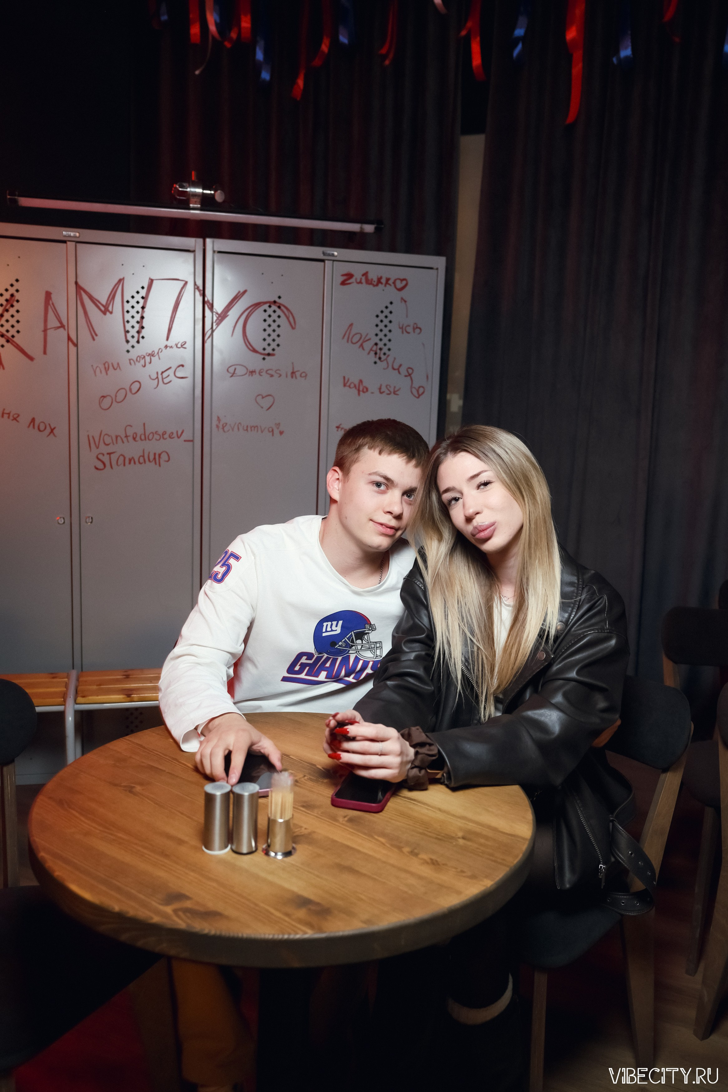 Стендап клуб Локация. VIBECITY.RU Вайб Сити Ру Фоторепортажи Фотоотчеты Калининград