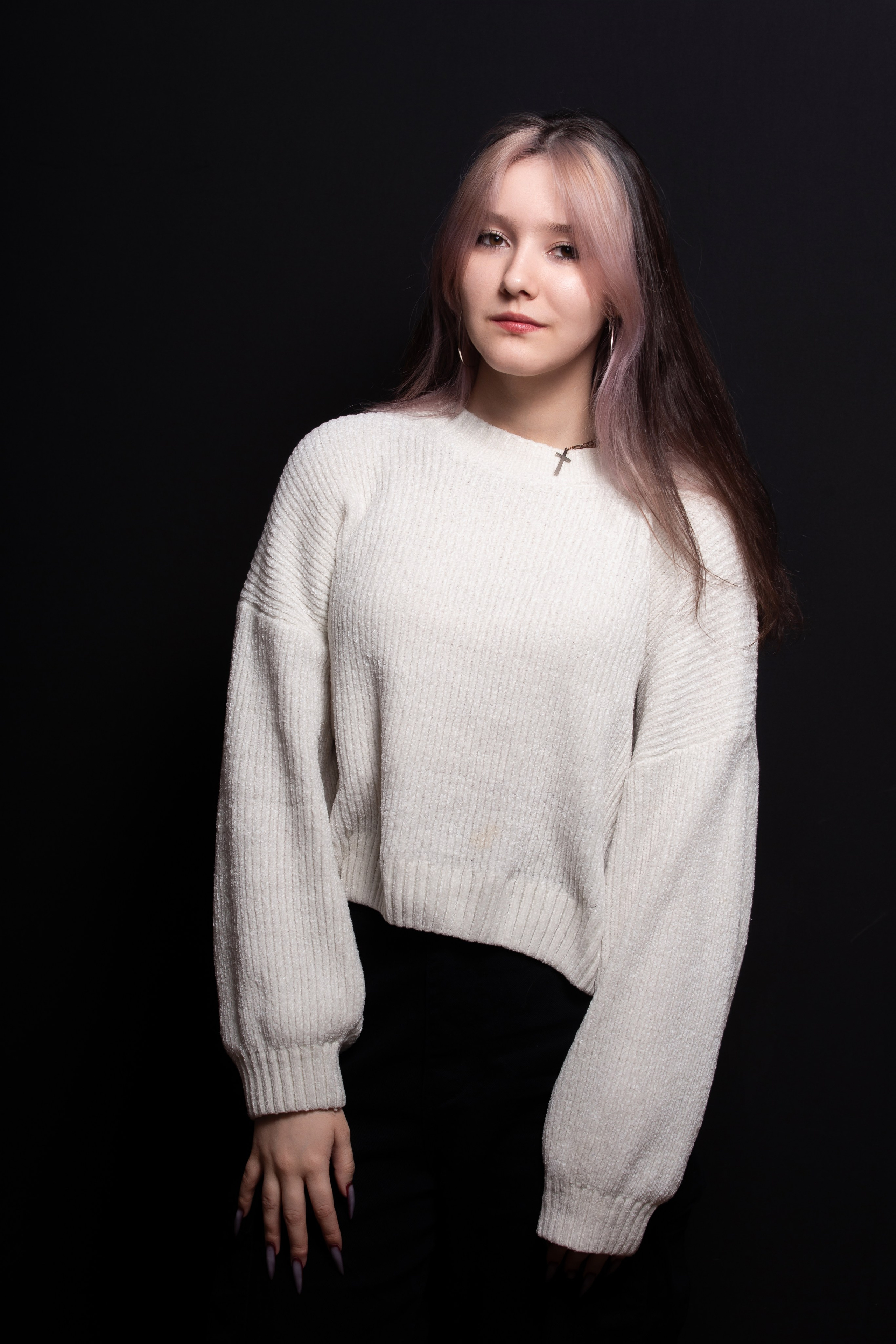 Портретная фотосессия для учеников 9 класса на чёрном фоне | Школьный фотограф Николай Богатырёв | Твой альбом / Твои правила. ТВОЙ АЛЬБОМ / ТВОИ ПРАВИЛА