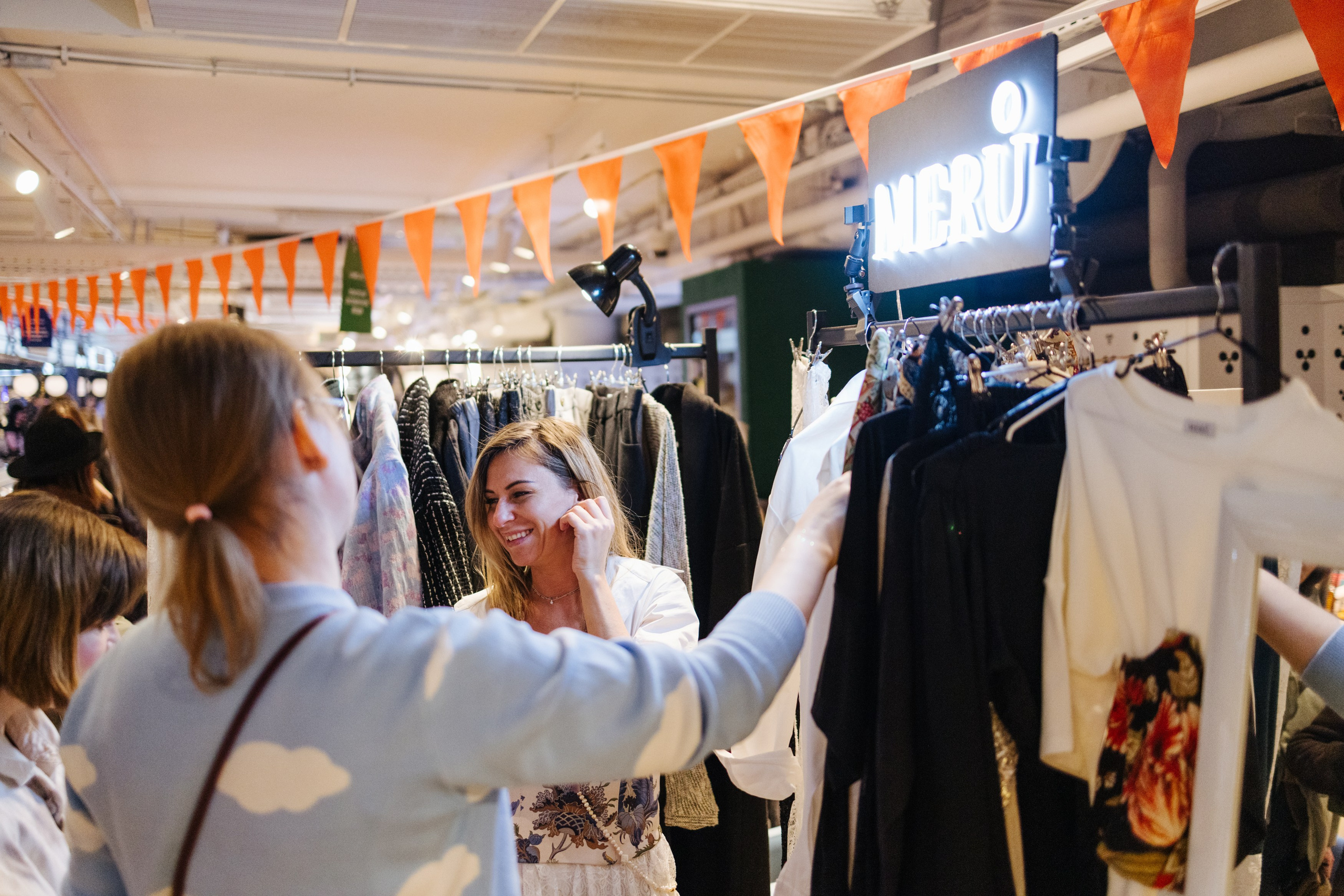 2–3 марта 2024 в пространстве «Три вокзала. Депо» / День 1 / фото Валерий Белобеев. Фотоотчеты «Ламбада-маркета»