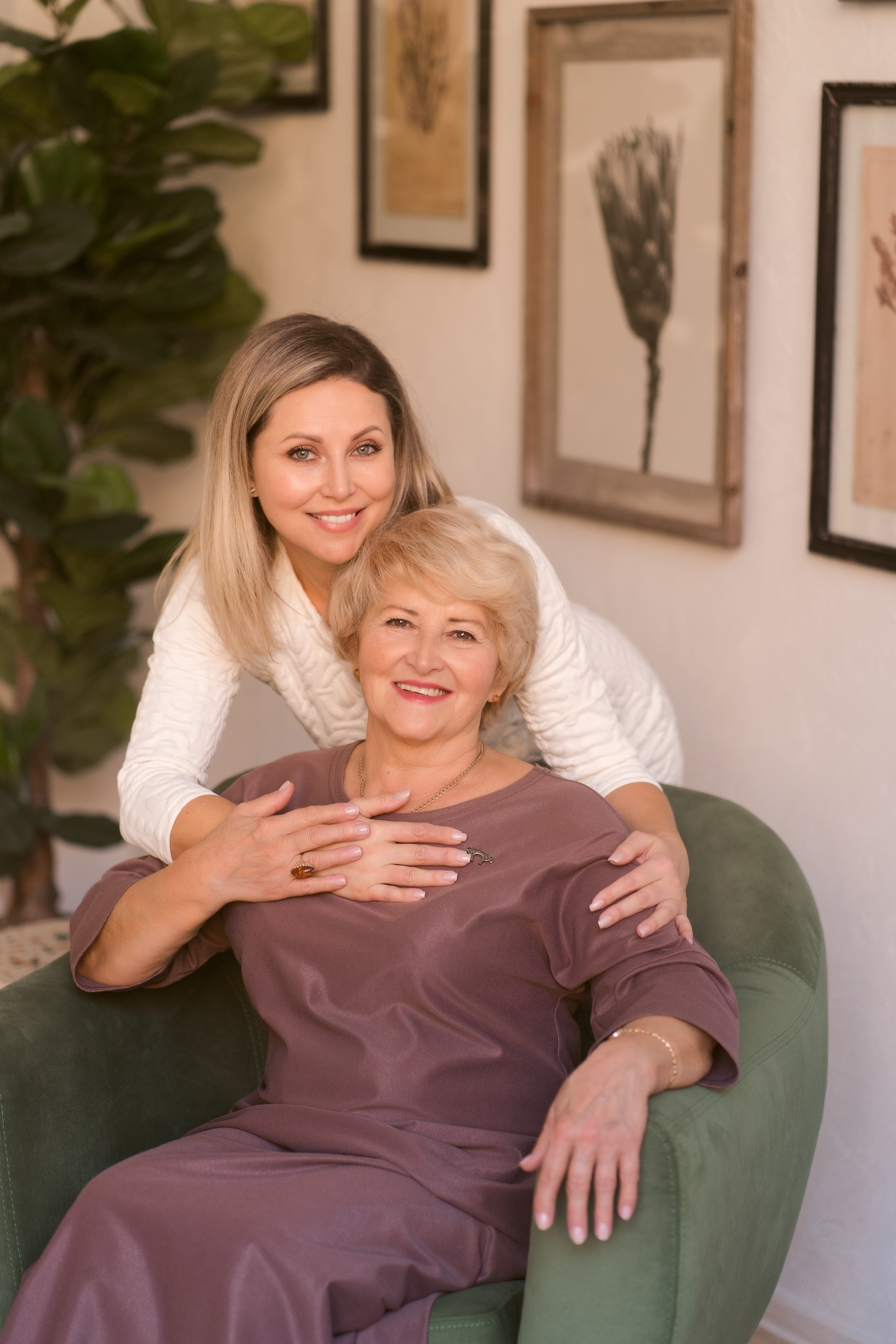 Бабушка и внуки. Nadia Fay