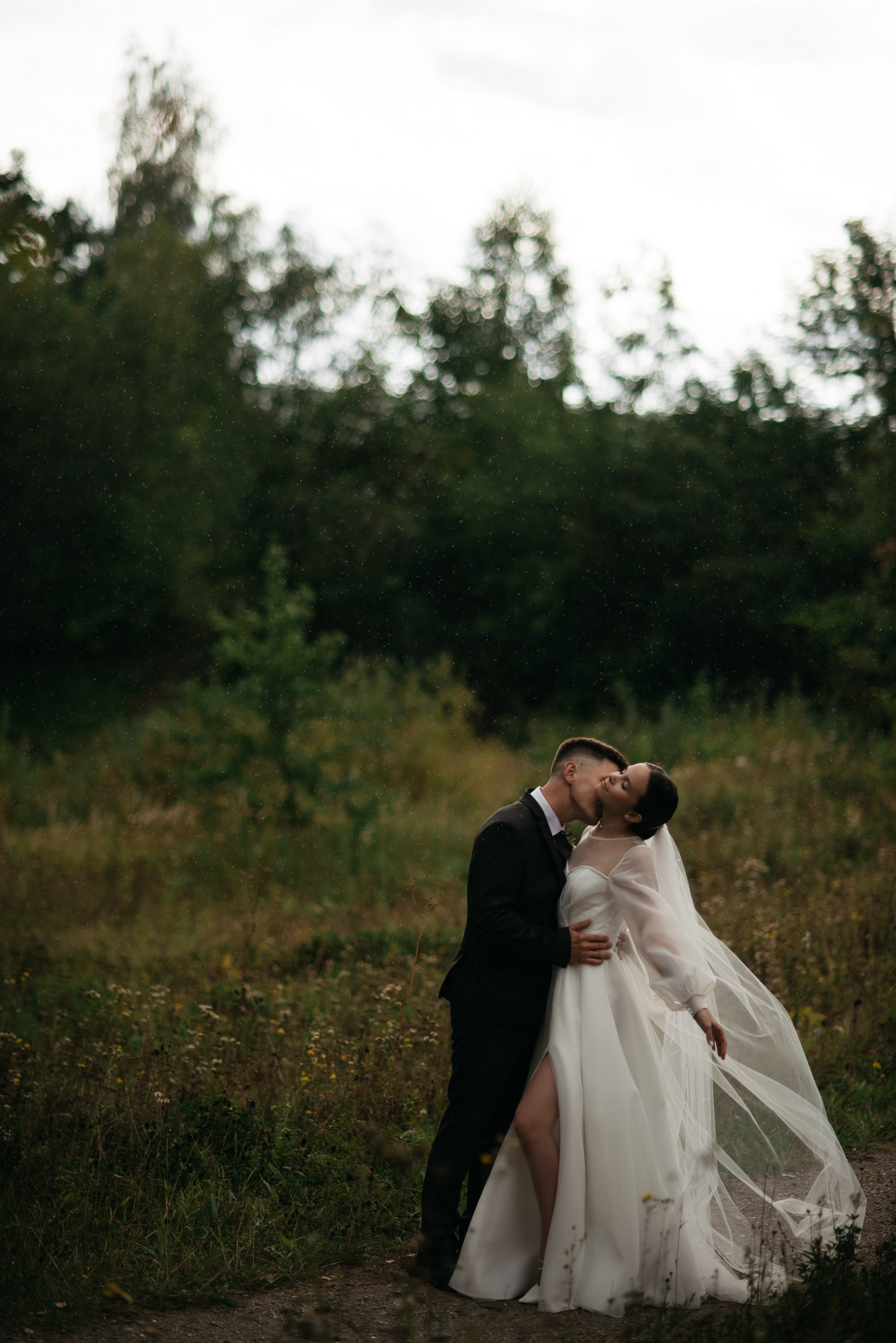 Дождь. Свадебный фотограф Ижевск Петр Шишков
