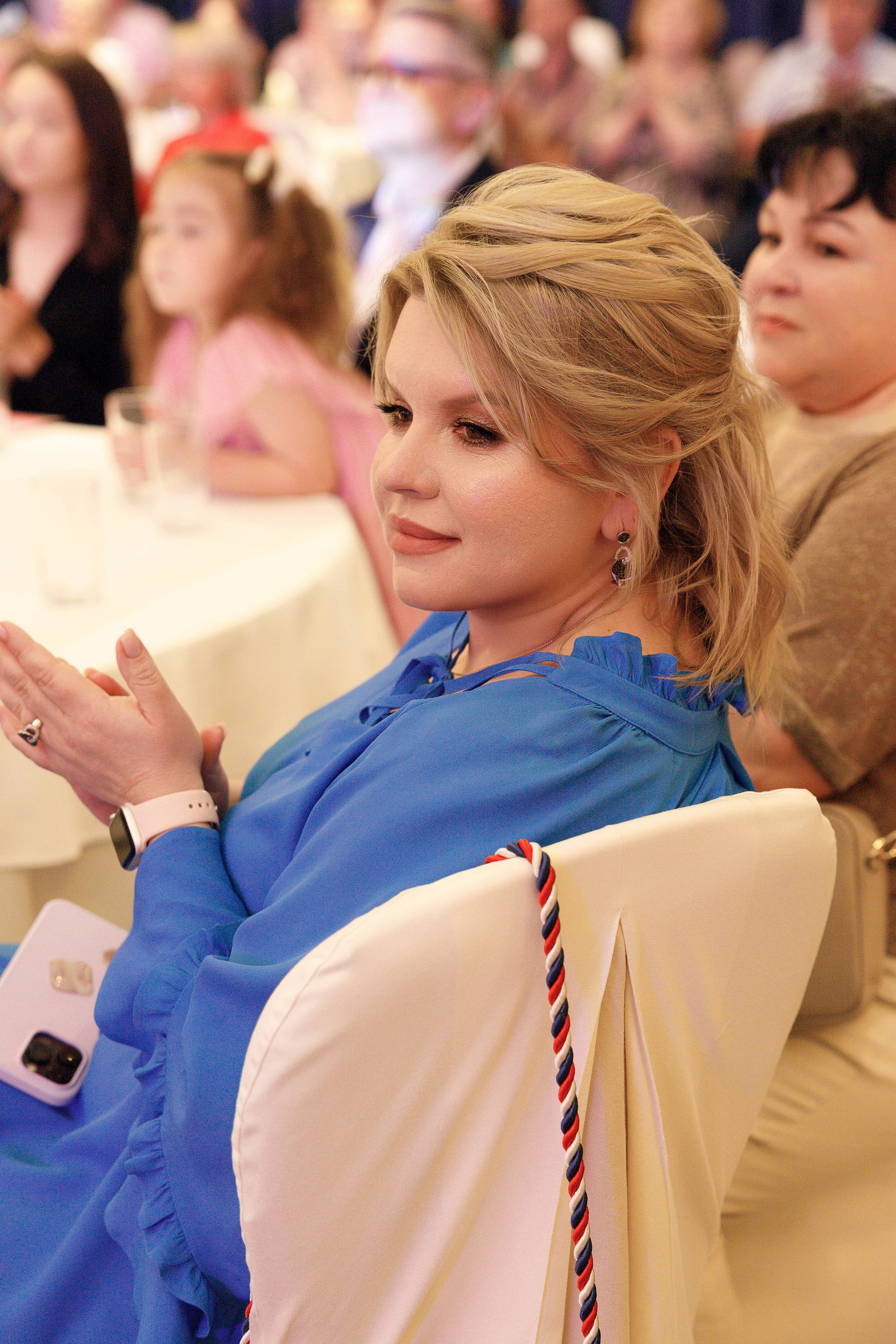 Выпускной вечер 13 школа (Индивидуальная съемка). Photoalbum-vl.ru