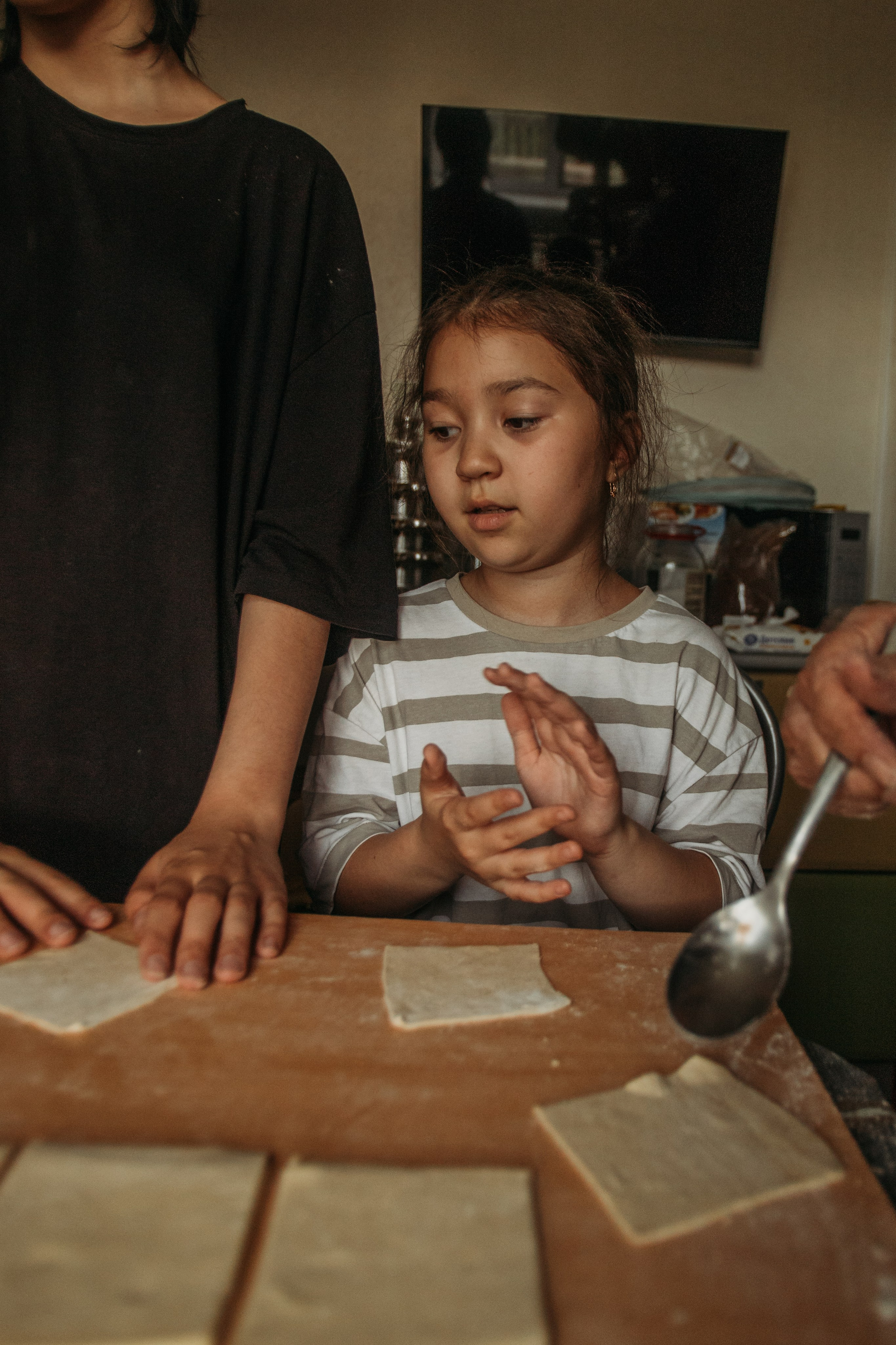 Домашняя фотосессия моей семьи. Венера Гайн. Репортажный фотограф  Тюмень. Обучение фотографии с 0