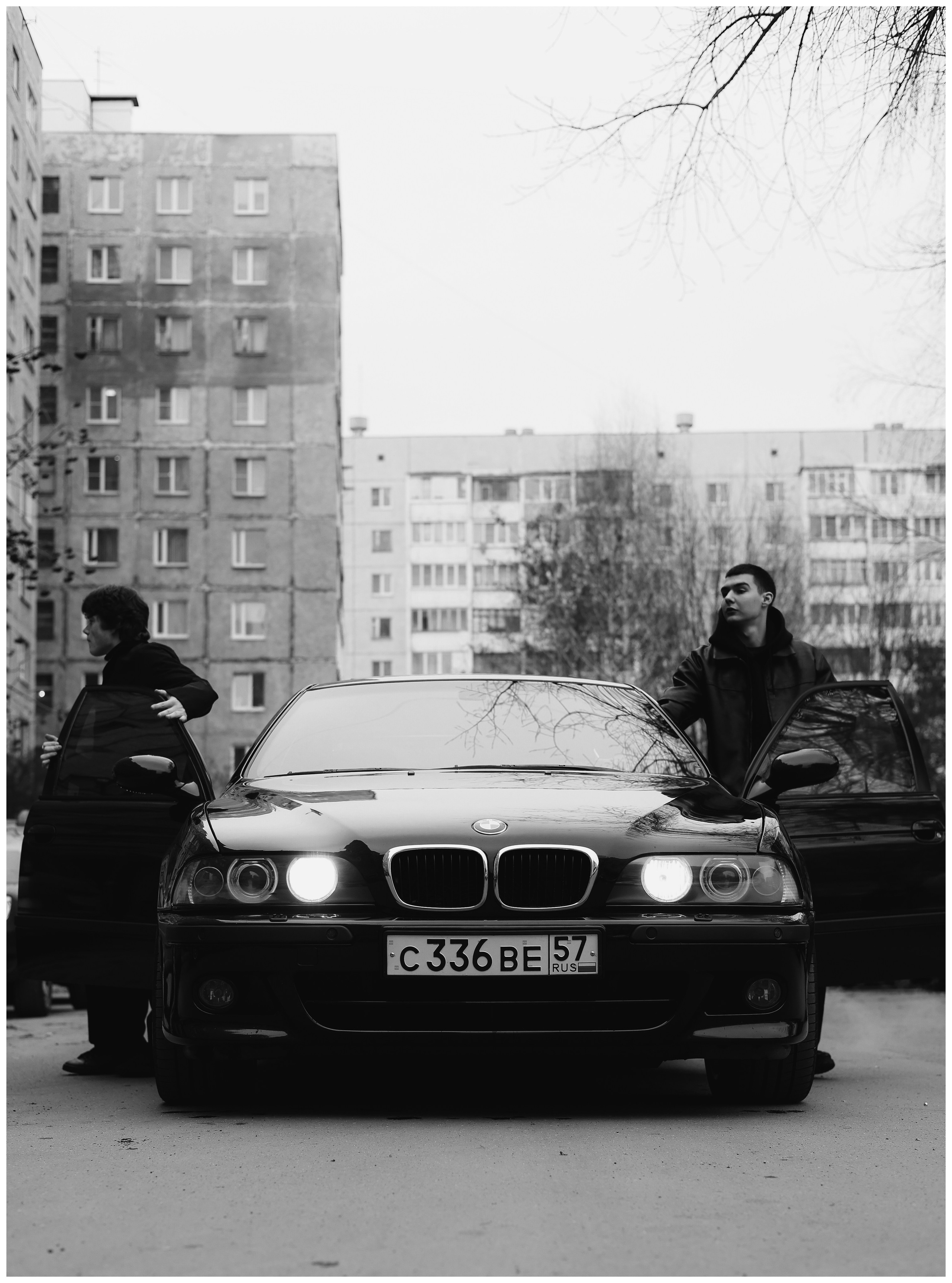 Богдан и Михаил. Портретный фотограф в Орле. Готовые фото за 3 дня! Помощь в позировании. Советы по организации