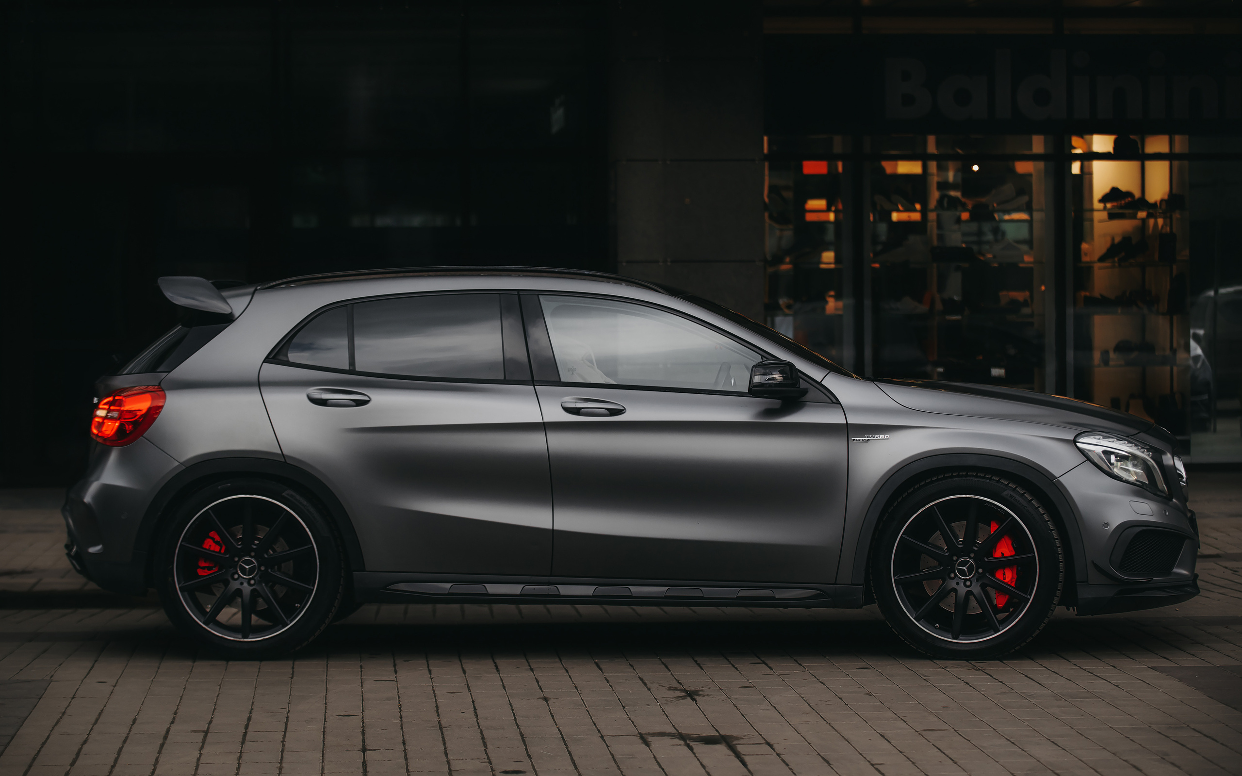 Автомобильная съёмка. Свадебный фотограф в Крыму Александр Богомазов