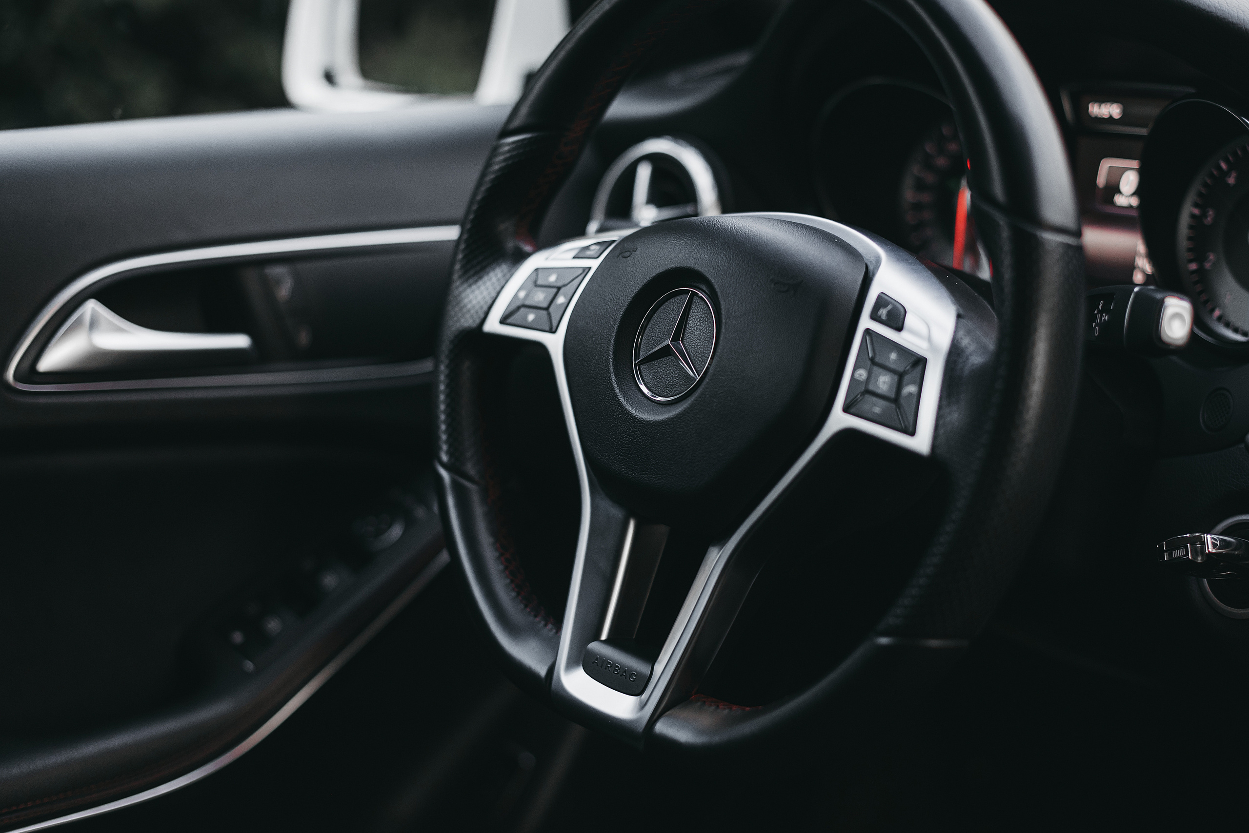 Автомобильная съёмка. Свадебный фотограф в Крыму Александр Богомазов