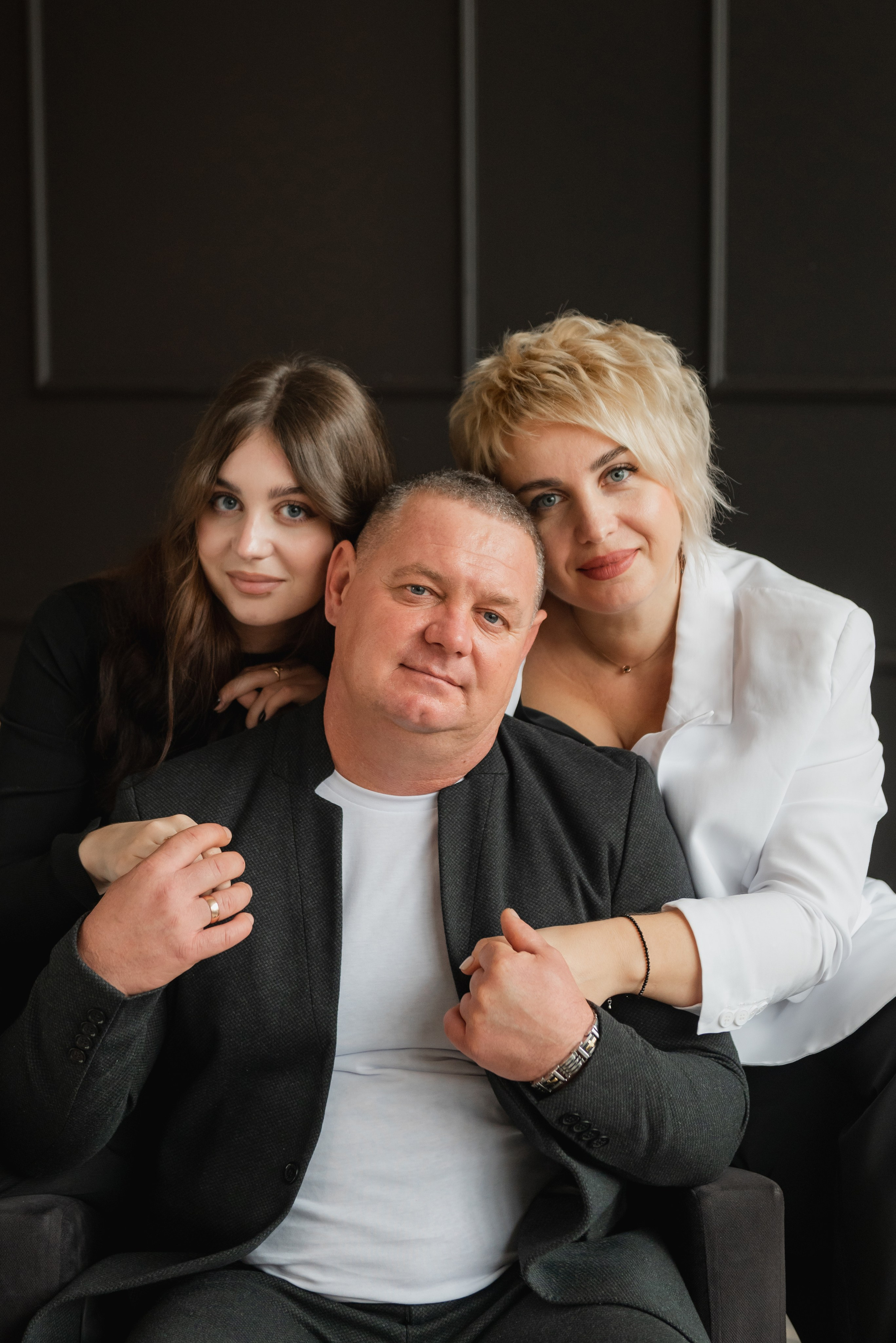 Евгений Катя и Виолетта. Семейный фотограф Ирина Сгибнева