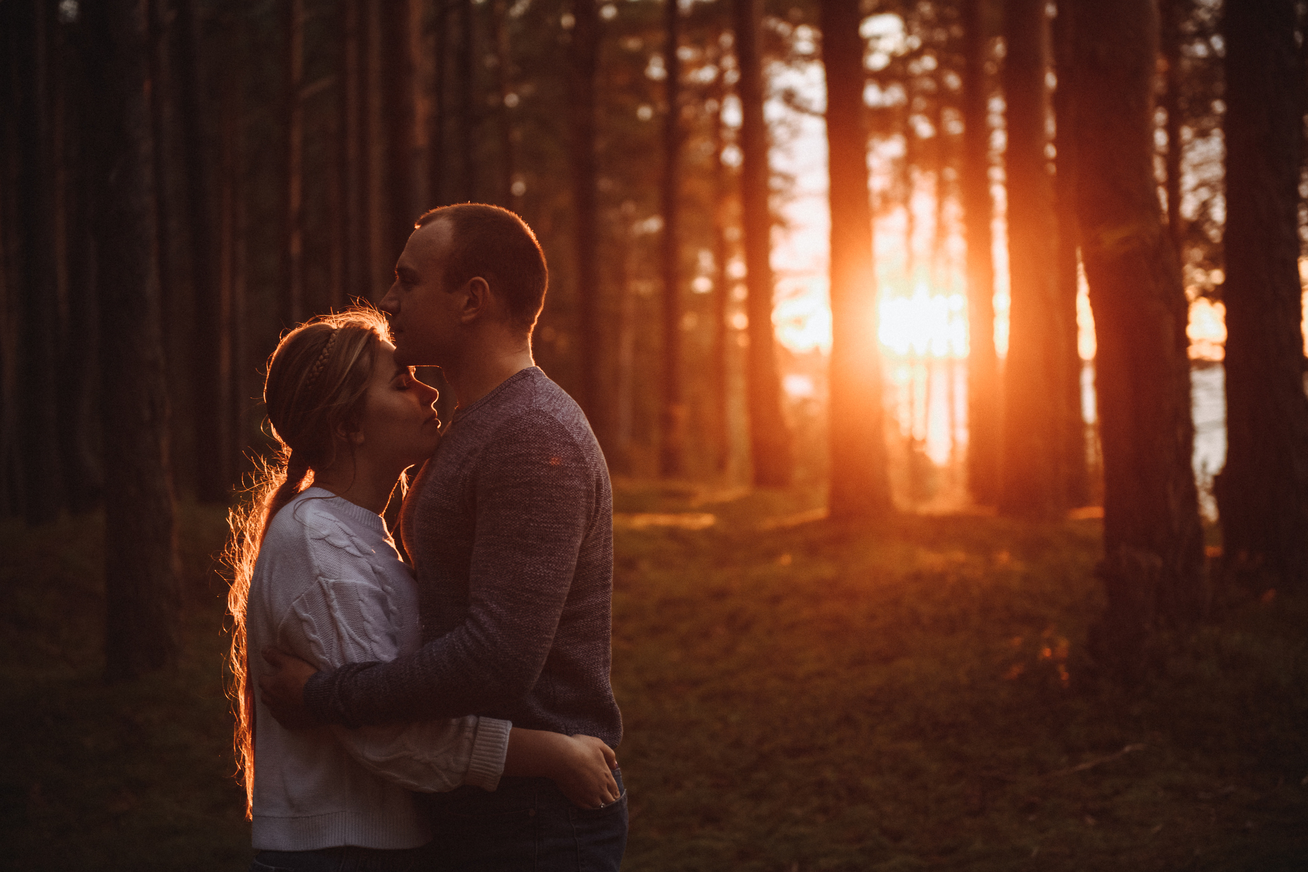 Чувственная фотосессия в лесу. Свадебный и семейный фотограф в Котласе Никита Попов