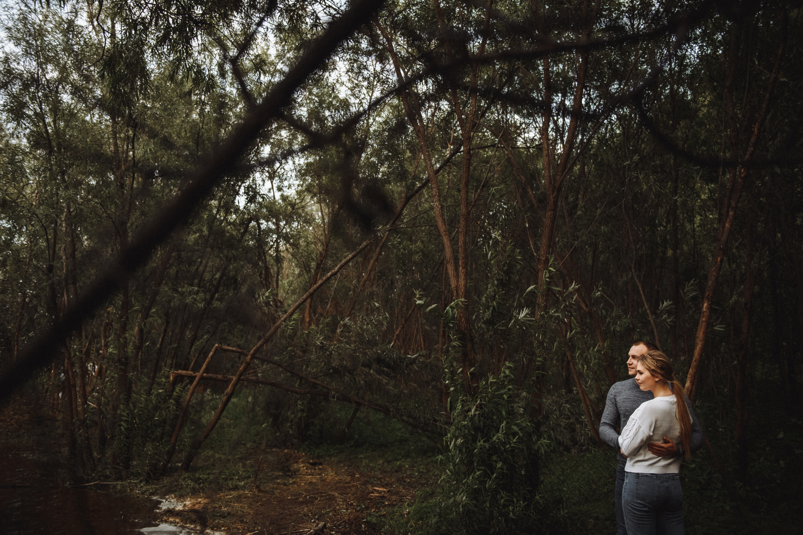 Чувственная фотосессия в лесу. Свадебный и семейный фотограф в Котласе Никита Попов