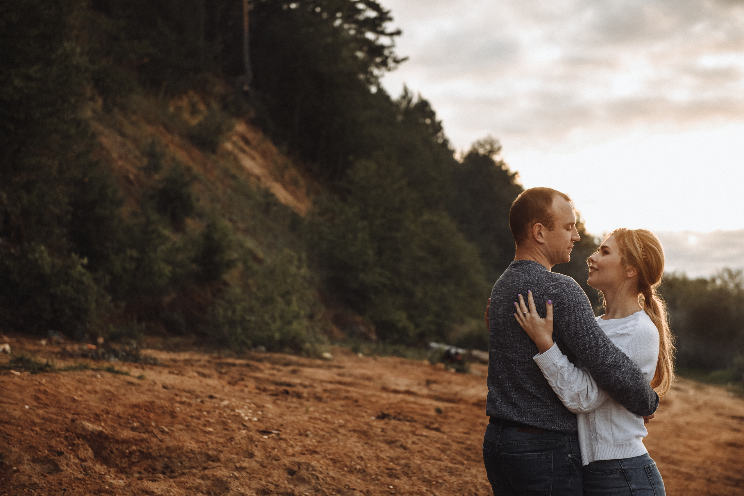 Чувственная фотосессия в лесу. Свадебный и семейный фотограф в Котласе Никита Попов