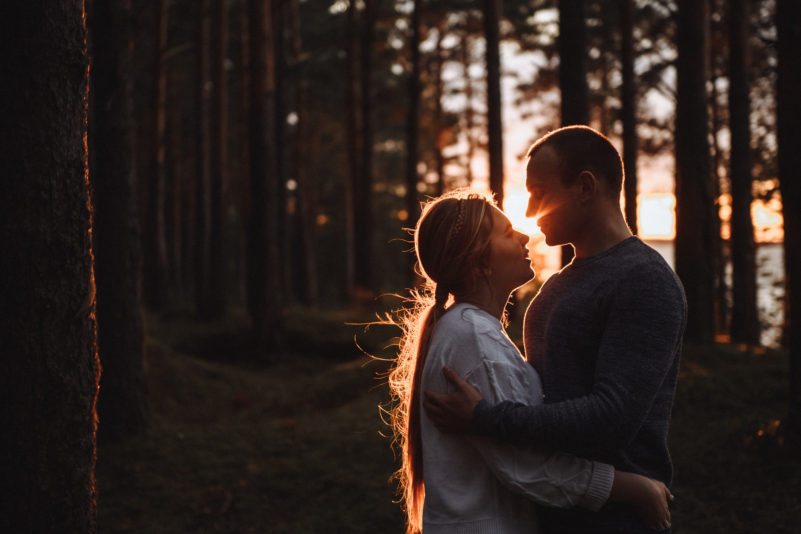 Чувственная фотосессия в лесу. Свадебный и семейный фотограф в Котласе Никита Попов